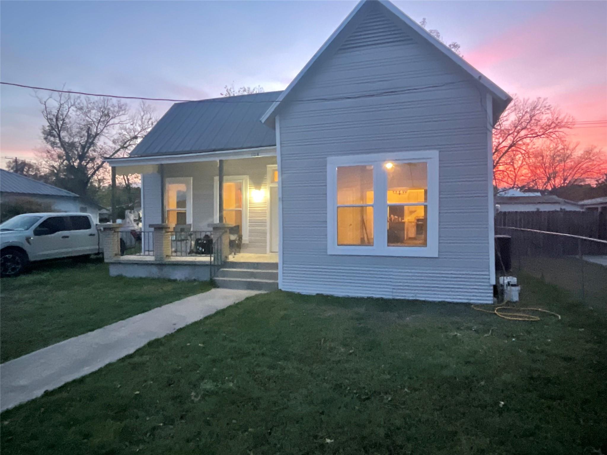 104 S Broad St, Lampasas, TX 76550