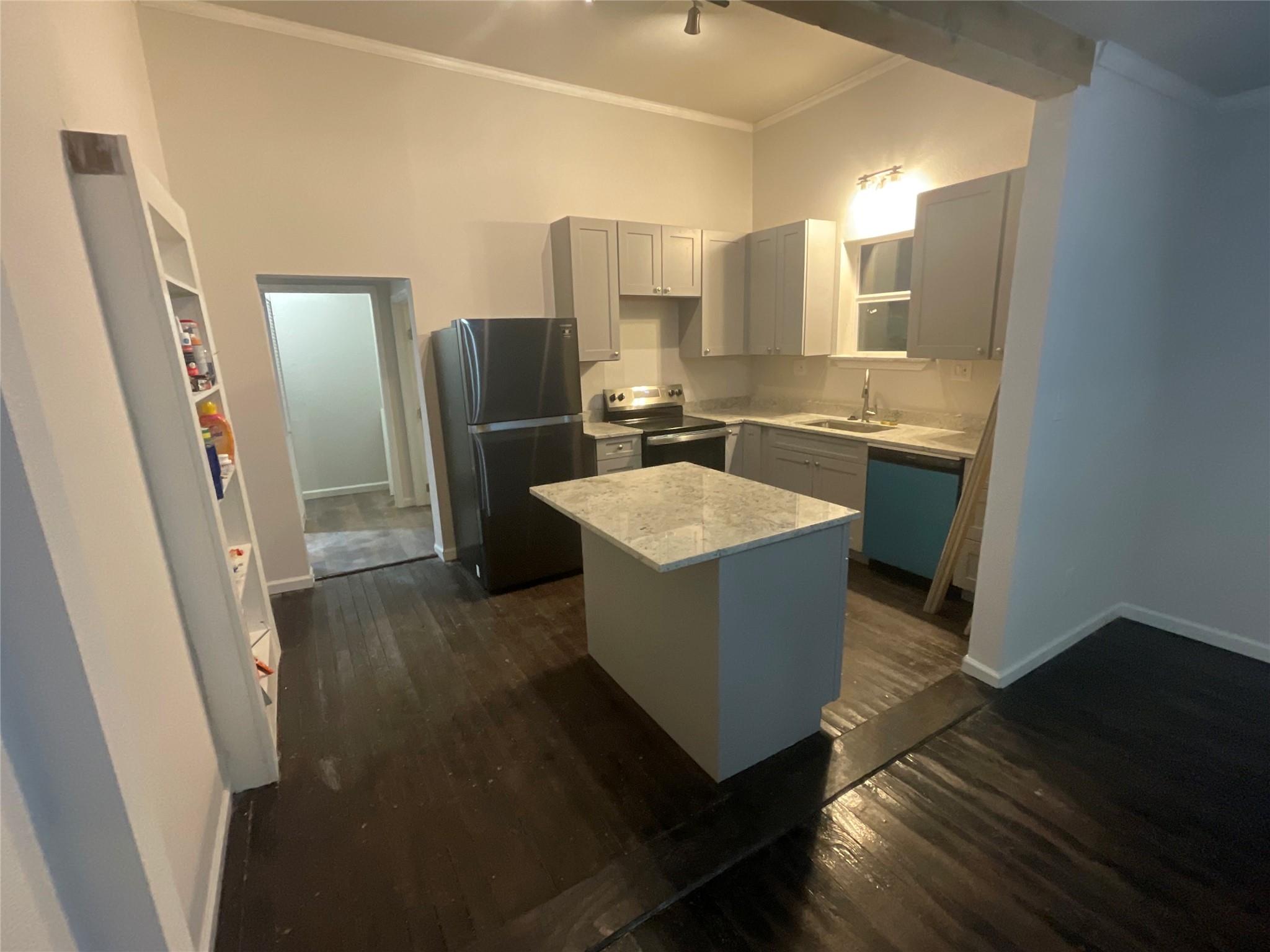 104 S Broad St, Lampasas, TX 76550