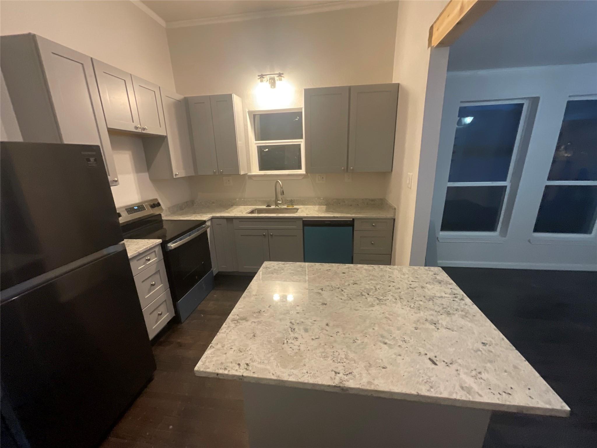 104 S Broad St, Lampasas, TX 76550