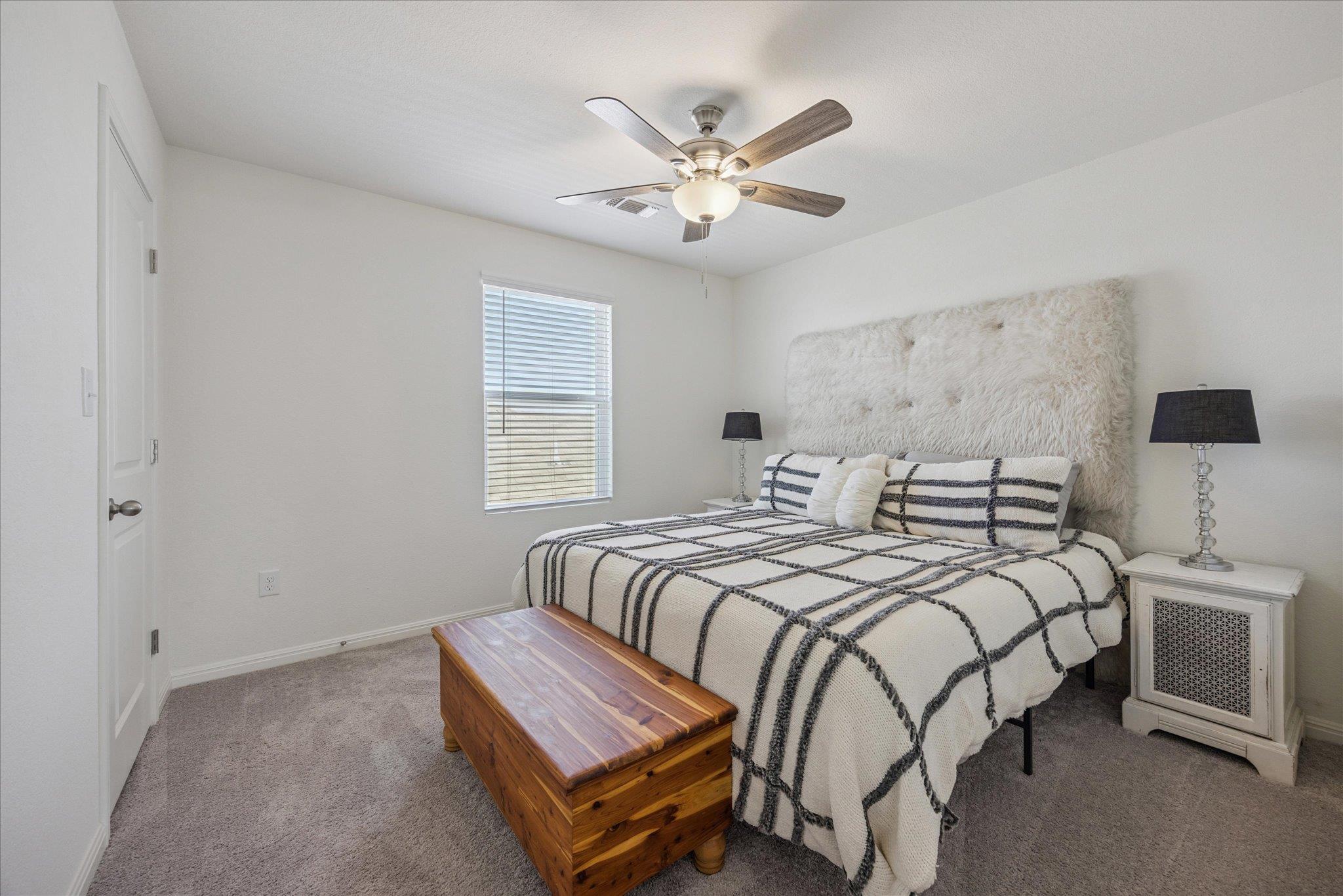 208 Night Riders Way, Jarrell, TX 76537