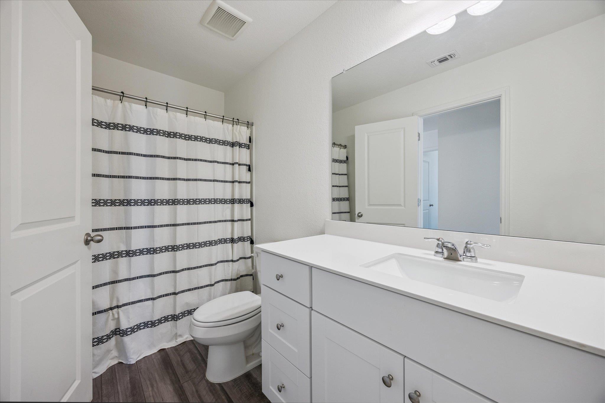 208 Night Riders Way, Jarrell, TX 76537