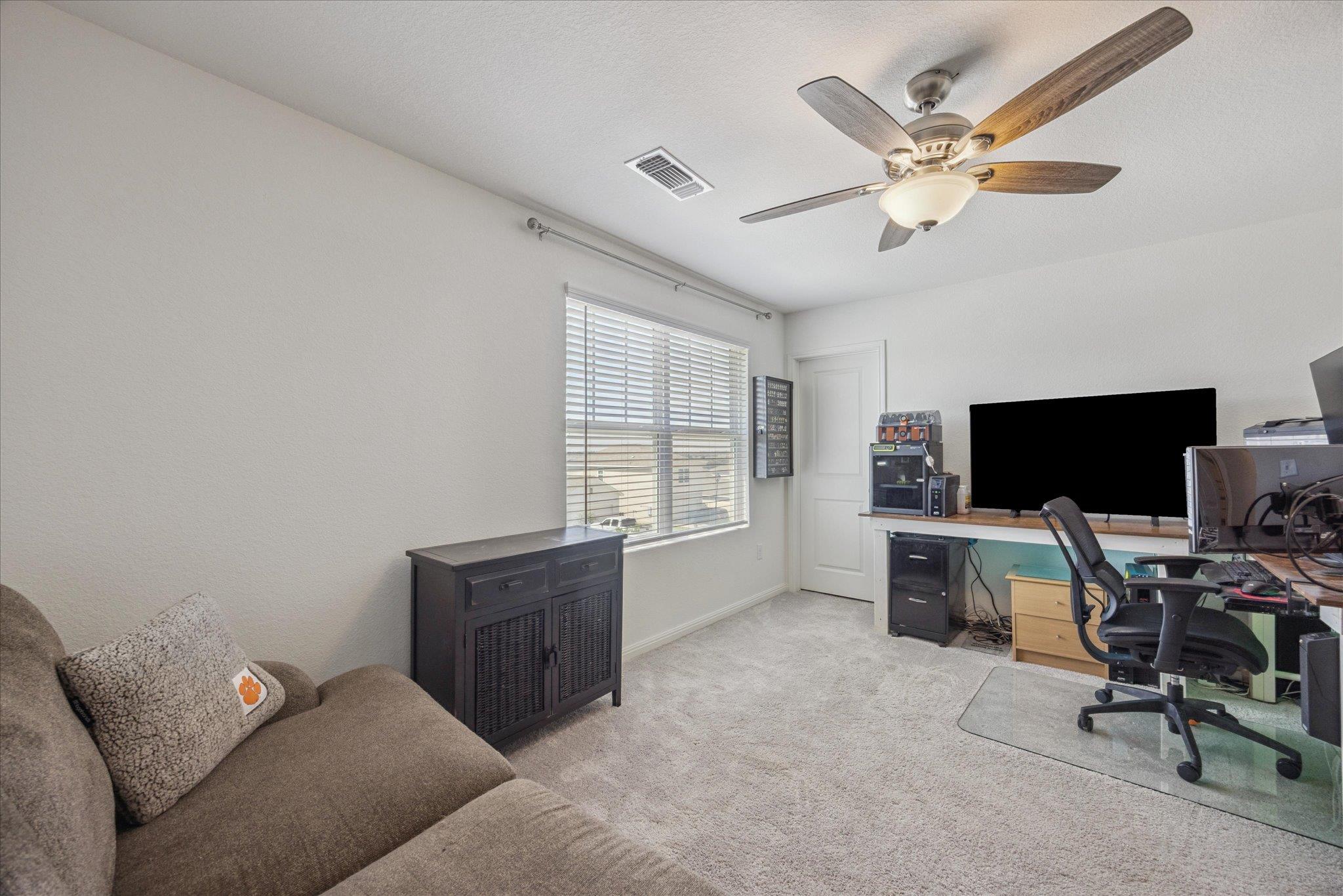 208 Night Riders Way, Jarrell, TX 76537