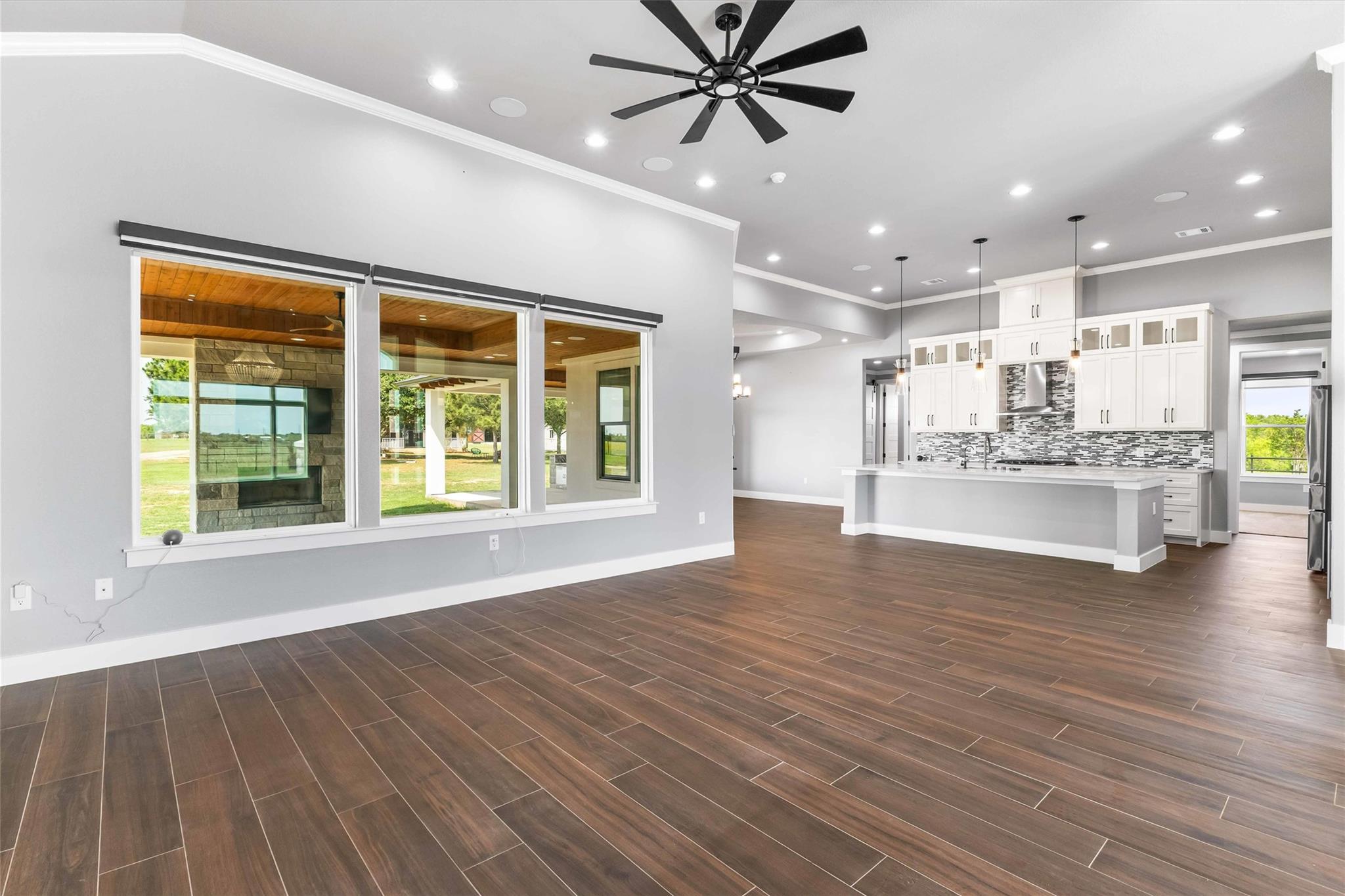 178 Balch Rd, Elgin, TX 78621