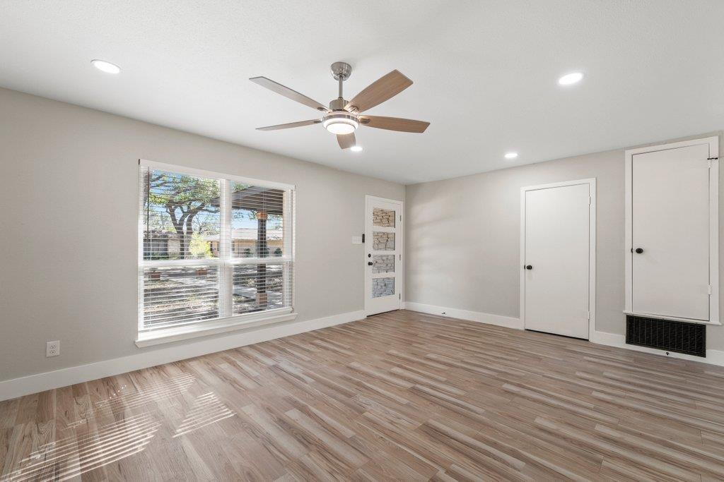 1313 Redbud Trl, Lockhart, TX 78644