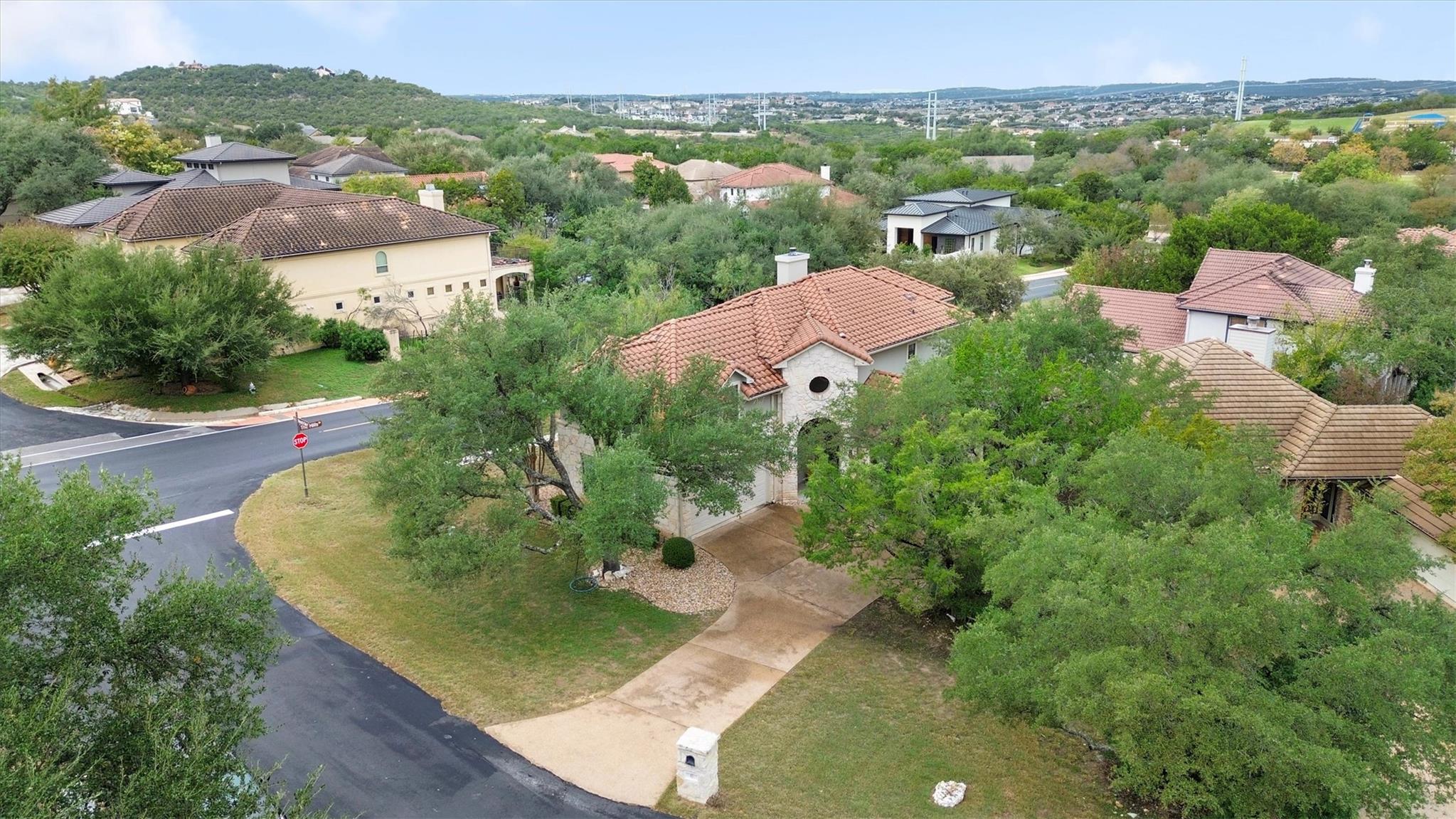 6 Monarch Oaks Ln, Austin, TX 78738