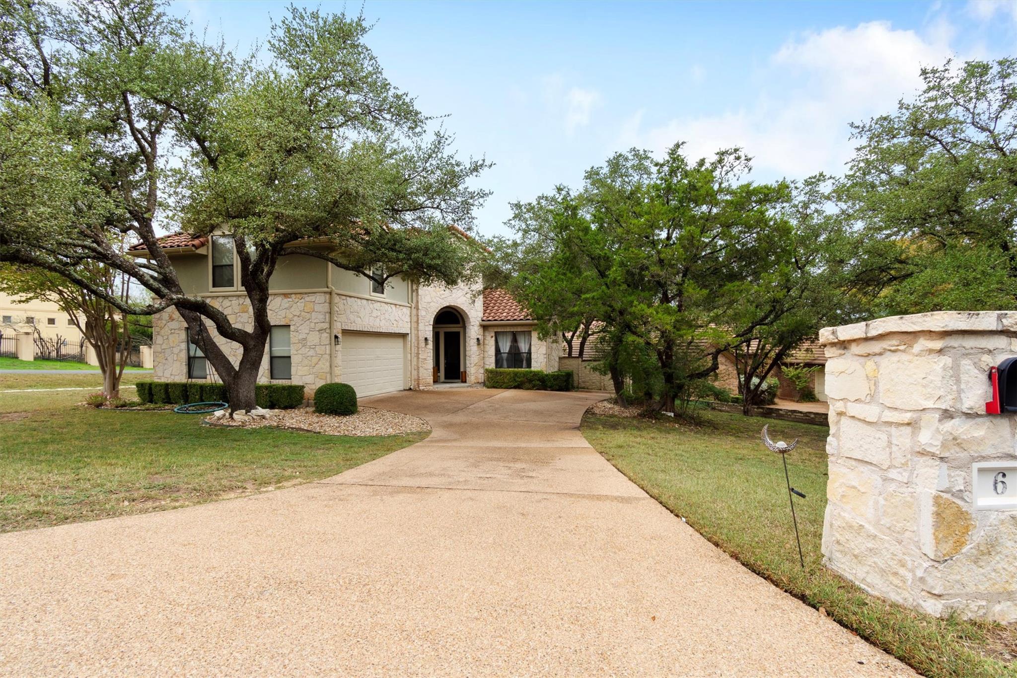 6 Monarch Oaks Ln, Austin, TX 78738