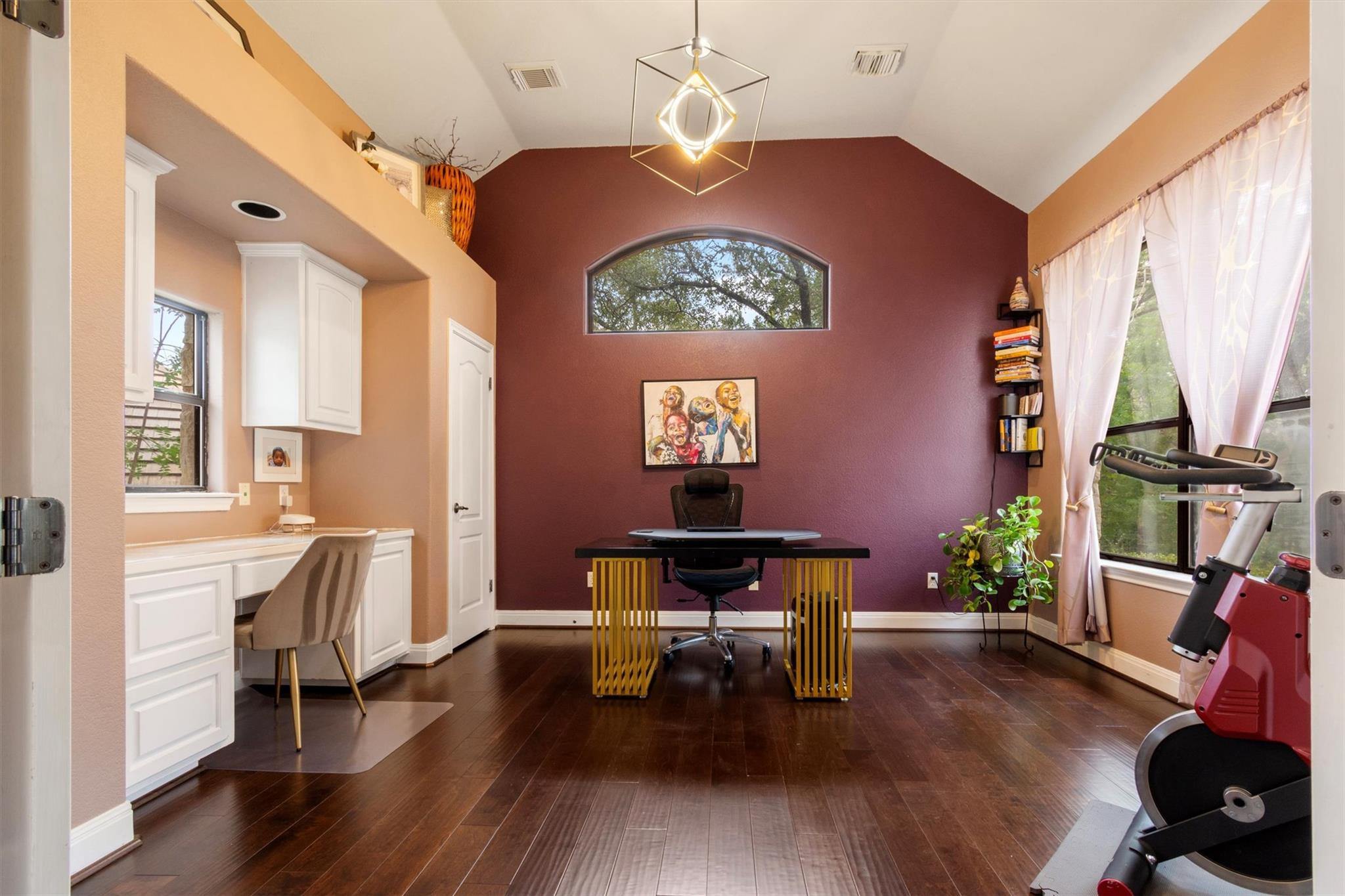 6 Monarch Oaks Ln, Austin, TX 78738