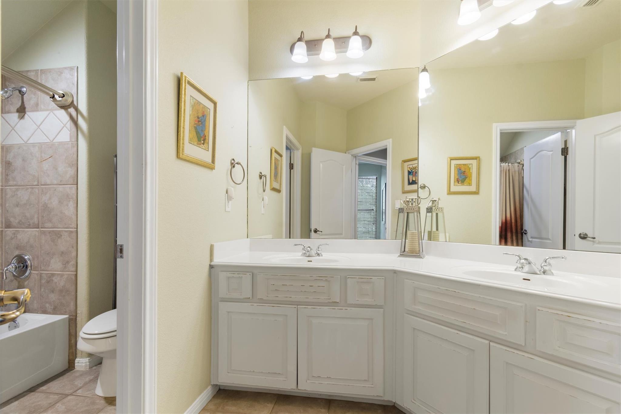 6 Monarch Oaks Ln, Austin, TX 78738