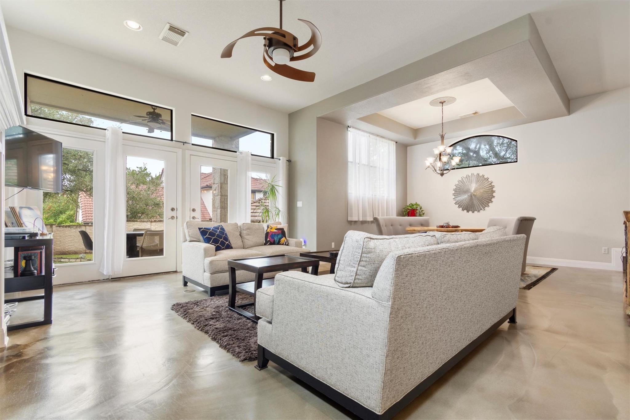 6 Monarch Oaks Ln, Austin, TX 78738