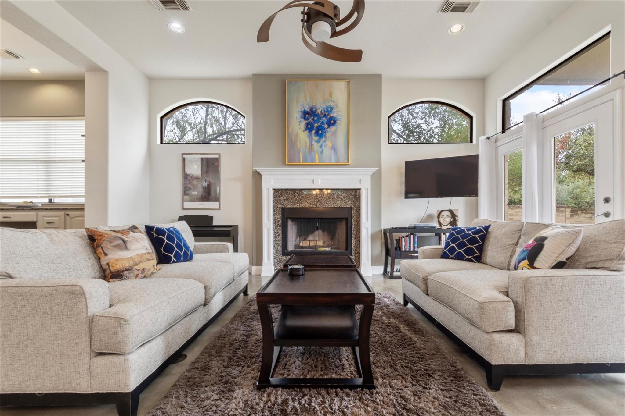 6 Monarch Oaks Ln, Austin, TX 78738