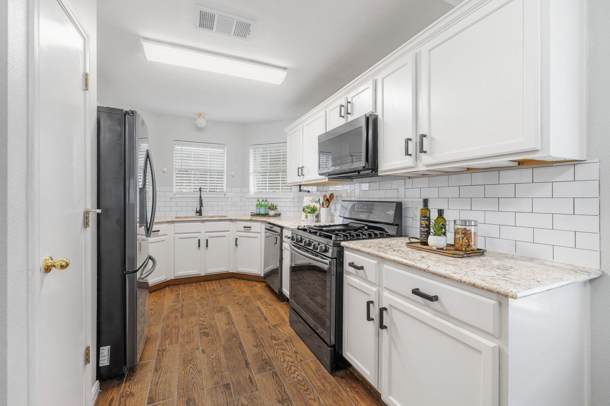 116 Cotton Creek Way, Hutto, TX 78634