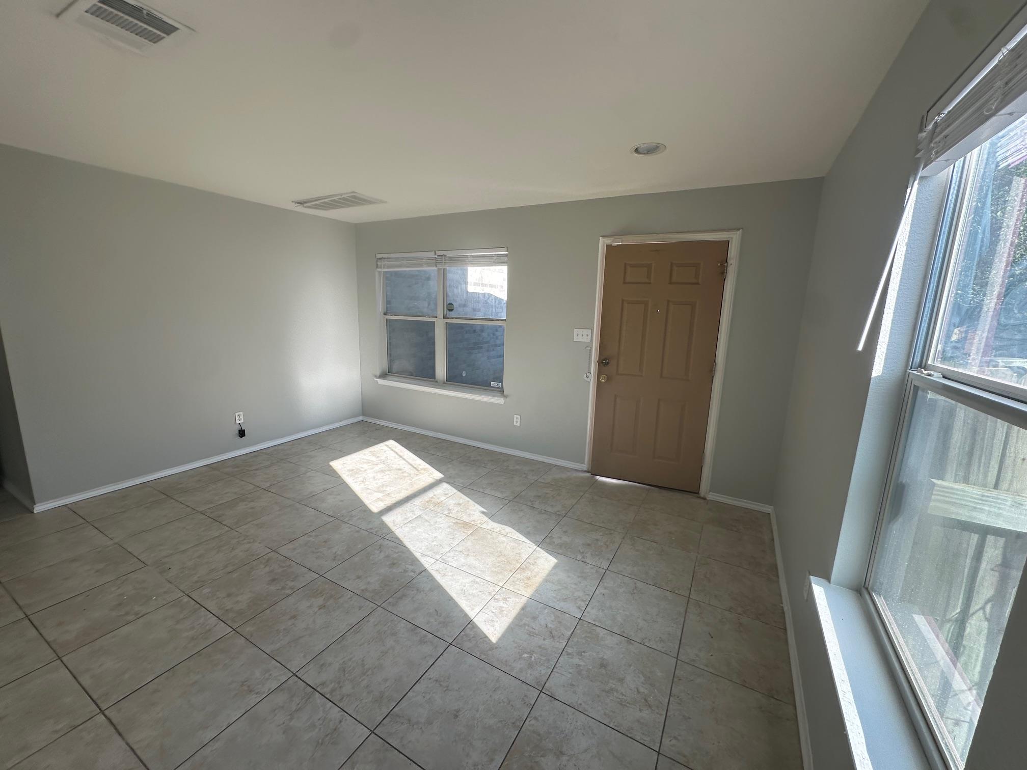 102 Blanco Woods Blvd, Elgin, TX 78621