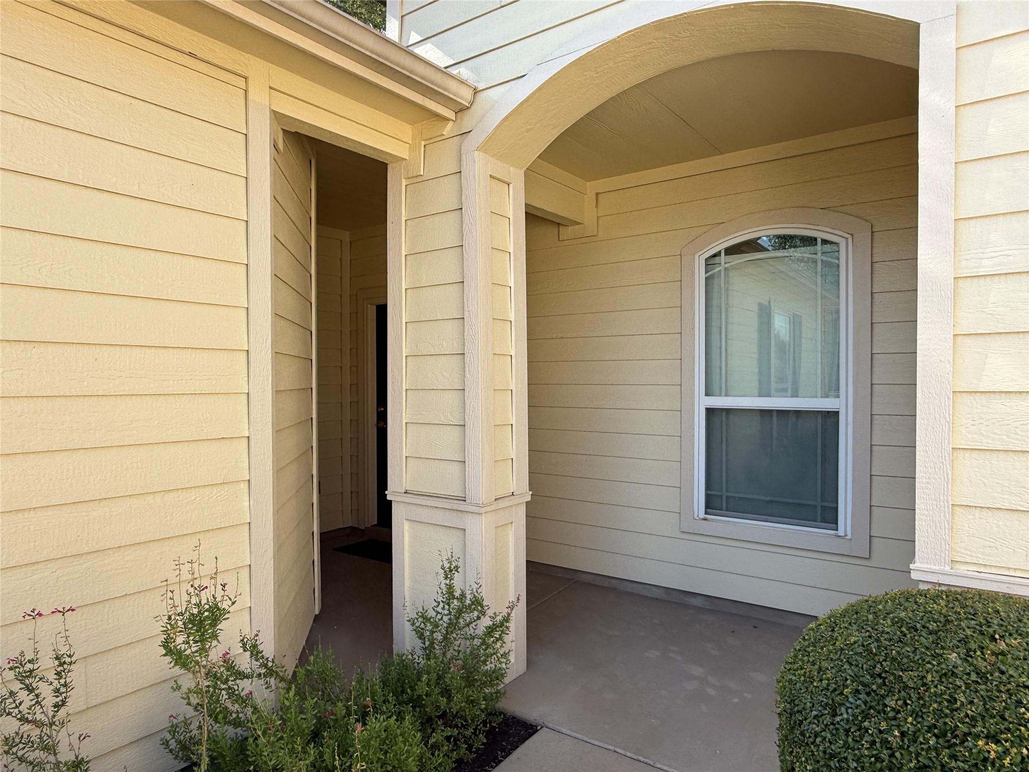 129 Essex Ln, Georgetown, TX 78633