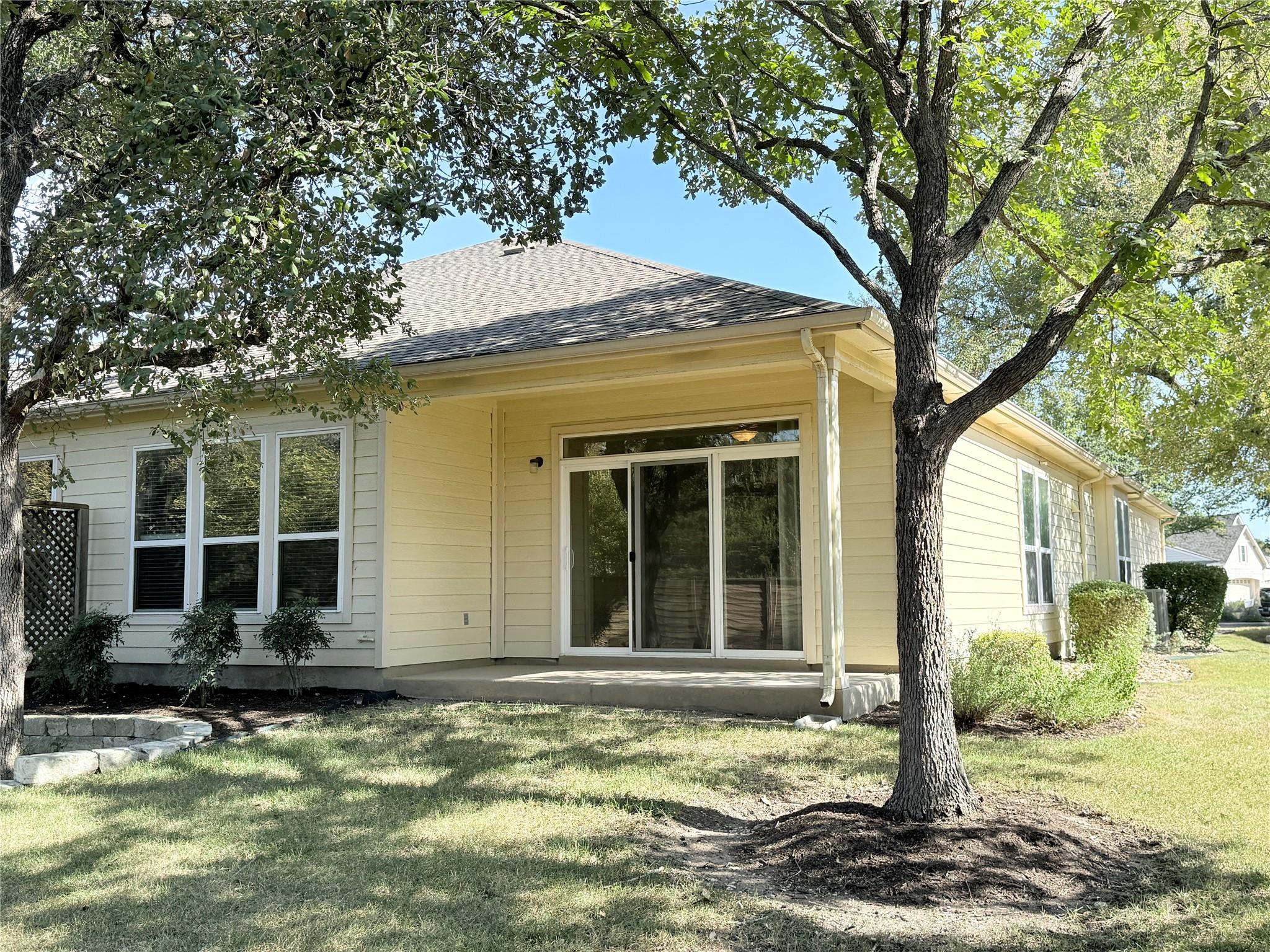 129 Essex Ln, Georgetown, TX 78633