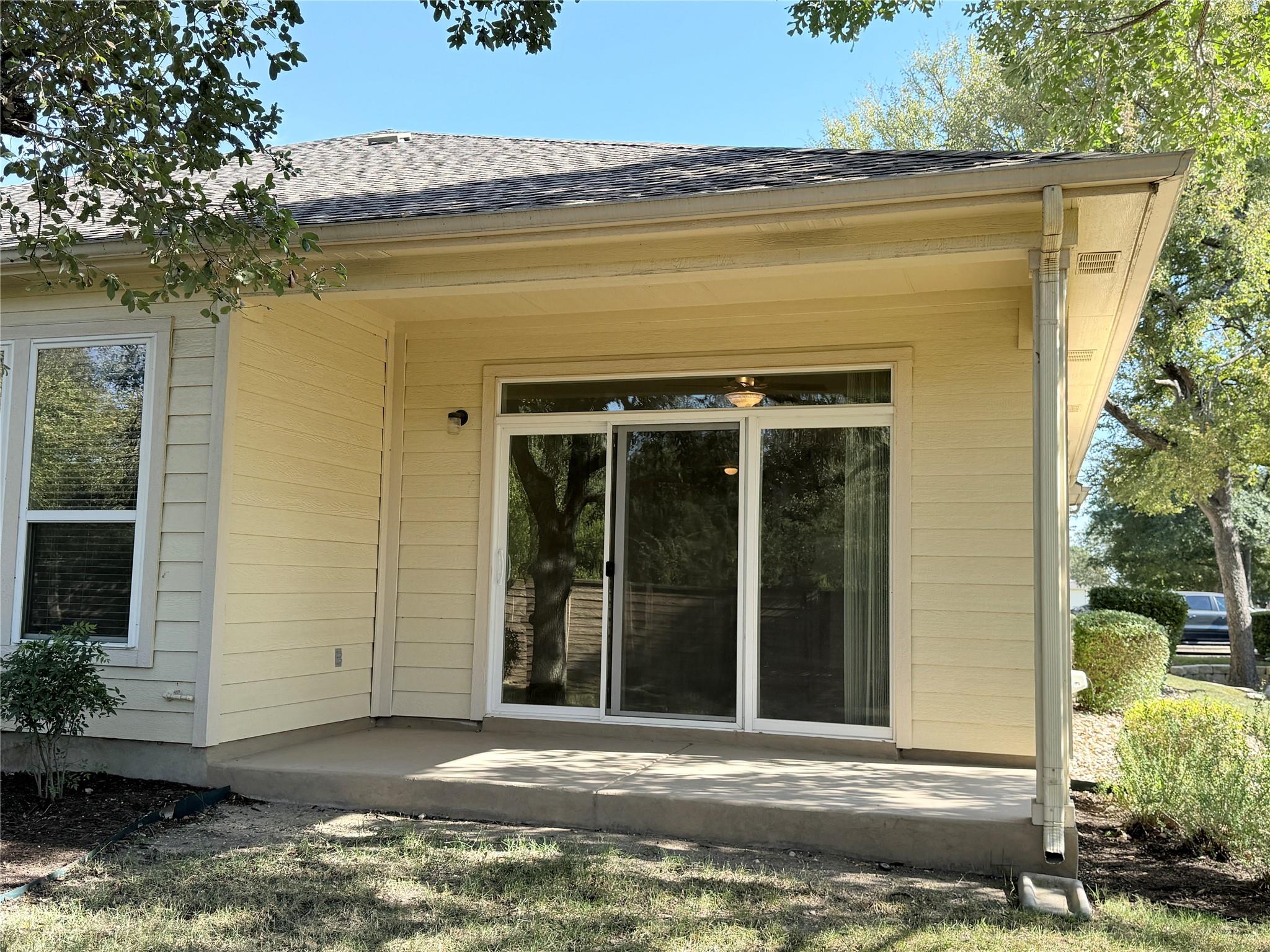 129 Essex Ln, Georgetown, TX 78633