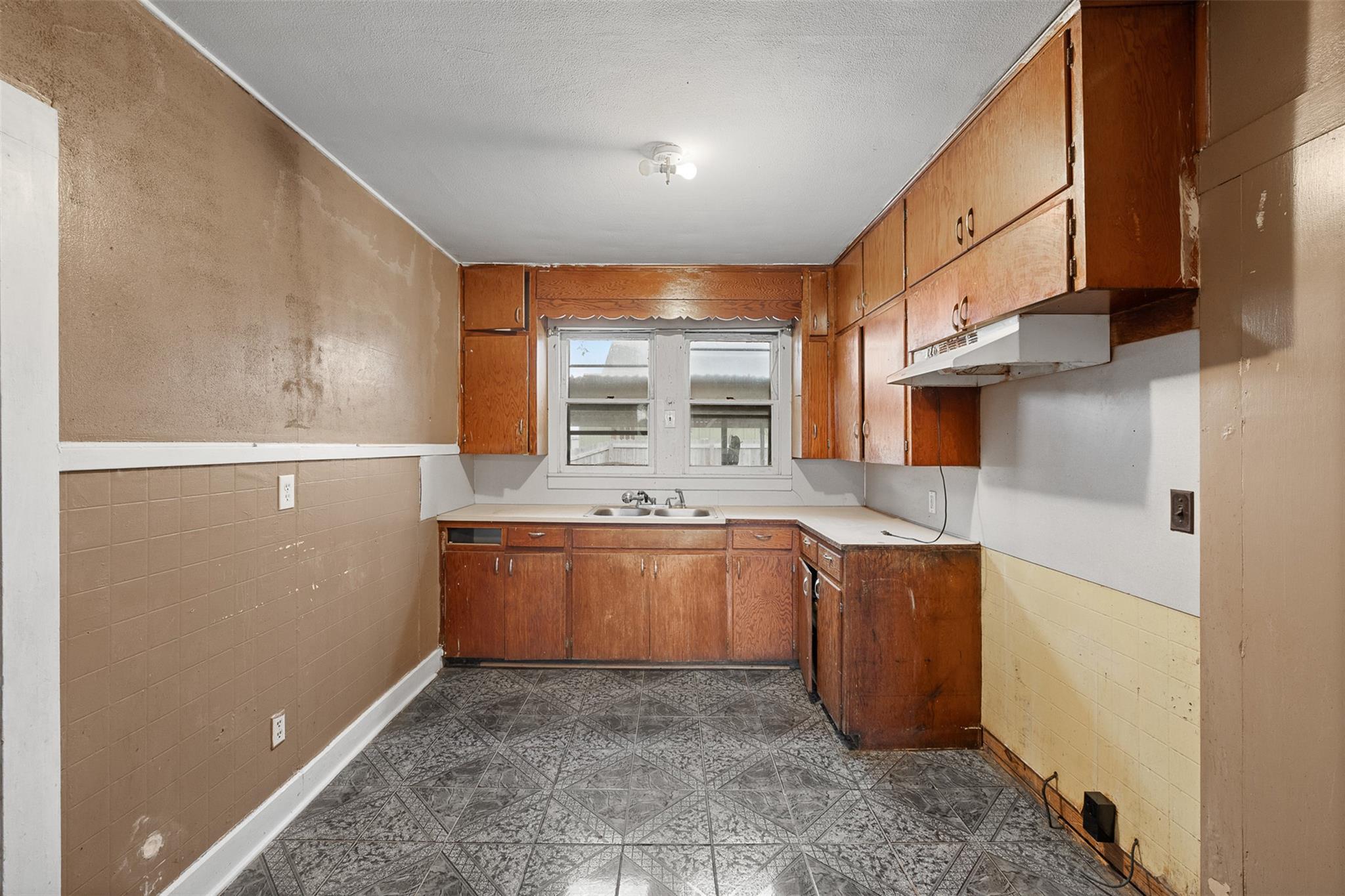 148 E Boundary St, Giddings, TX 78942