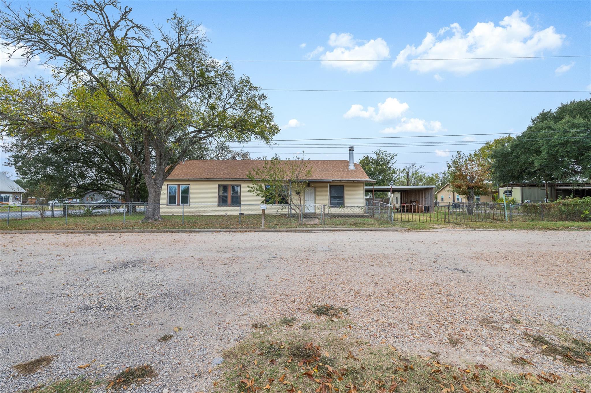 148 E Boundary St, Giddings, TX 78942