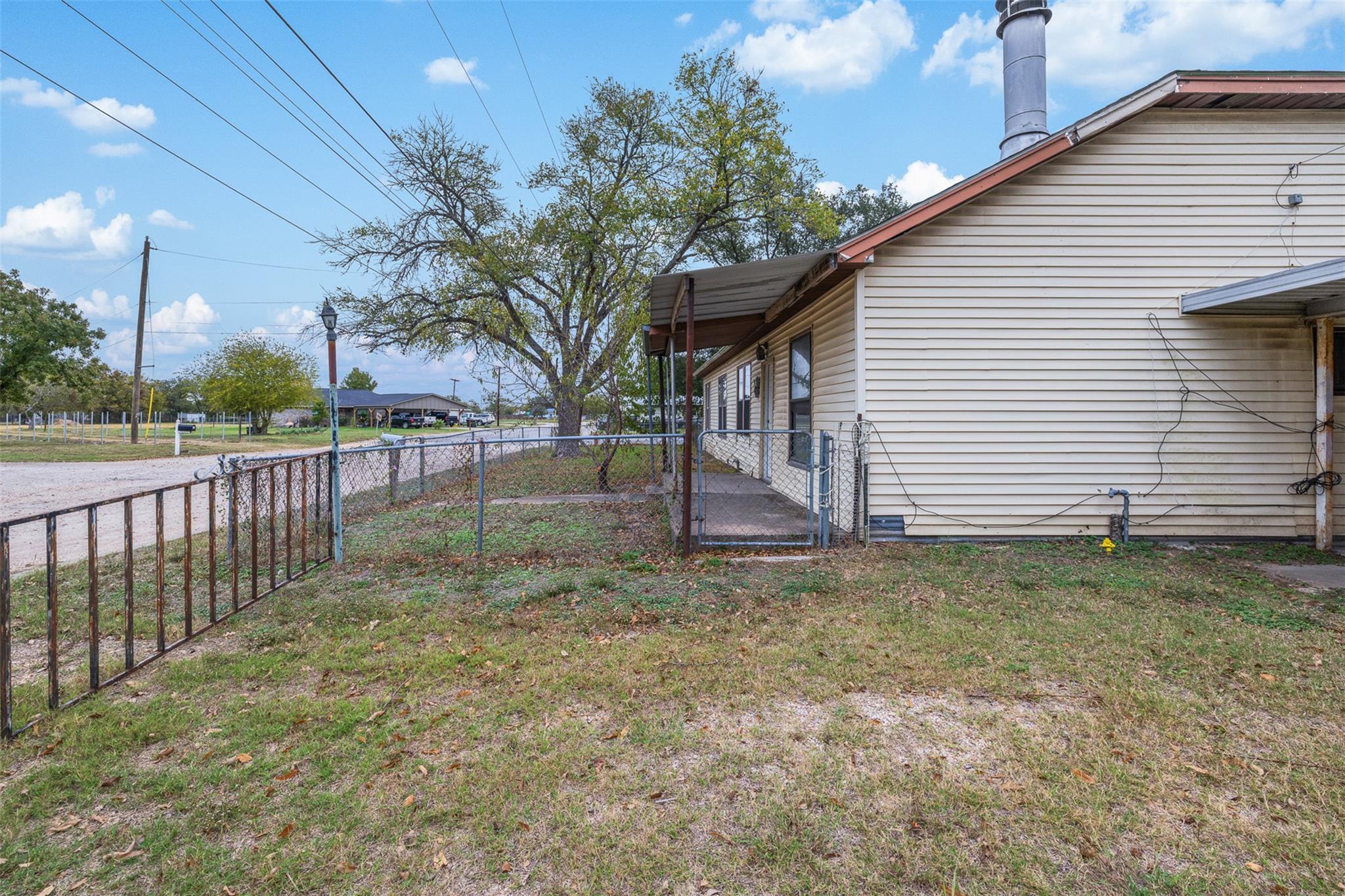 148 E Boundary St, Giddings, TX 78942