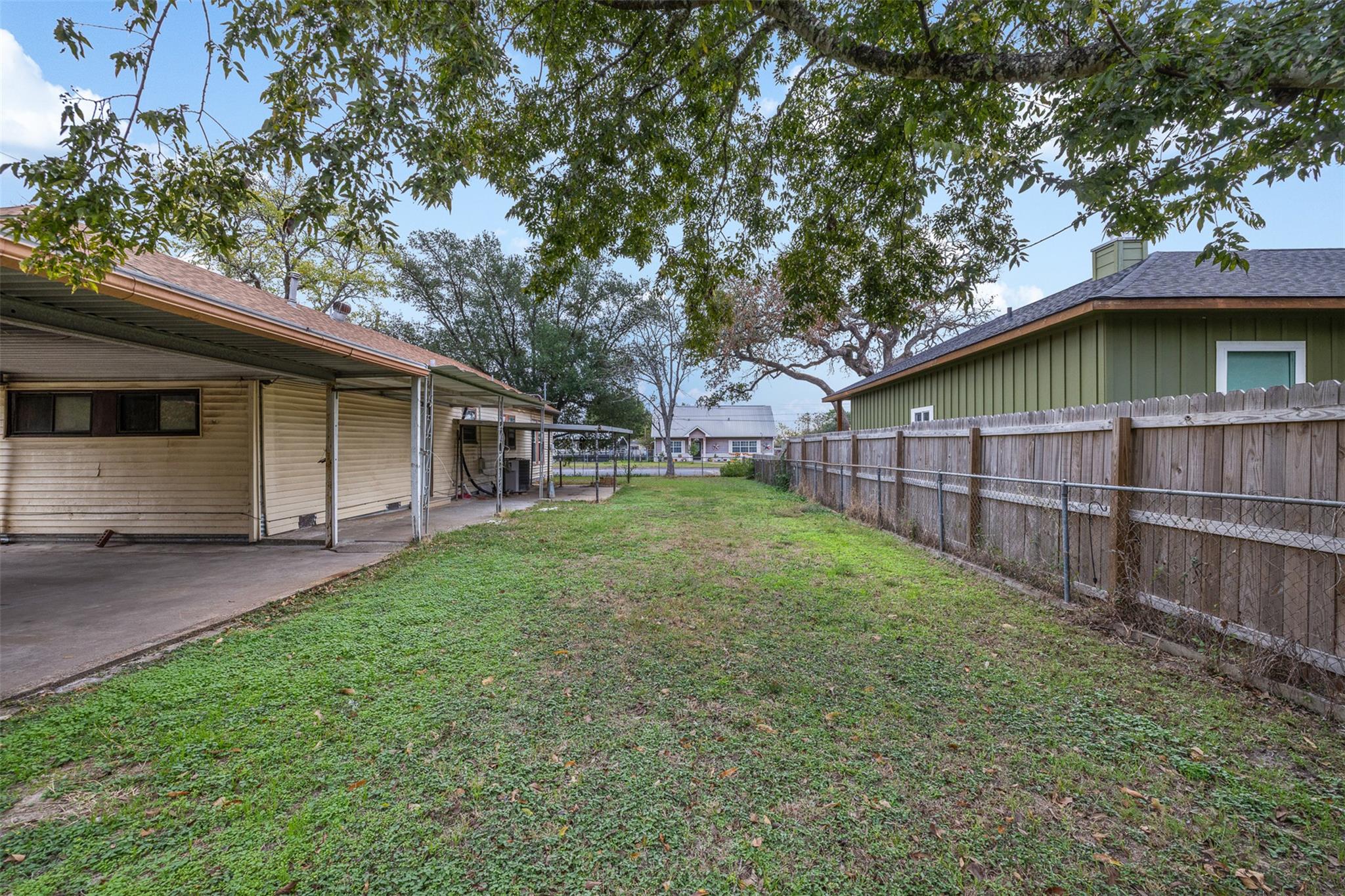 148 E Boundary St, Giddings, TX 78942
