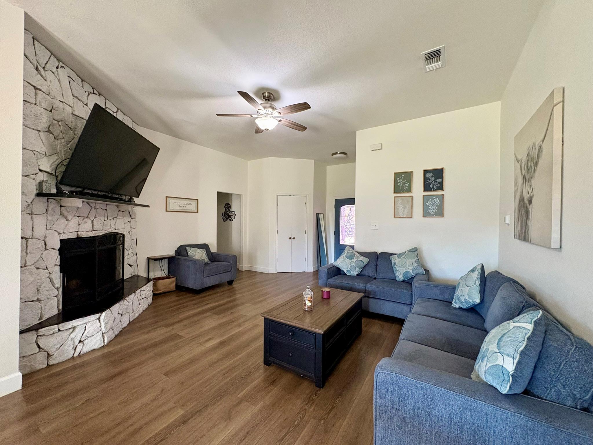 320 Moonstone Dr, Jarrell, TX 76537