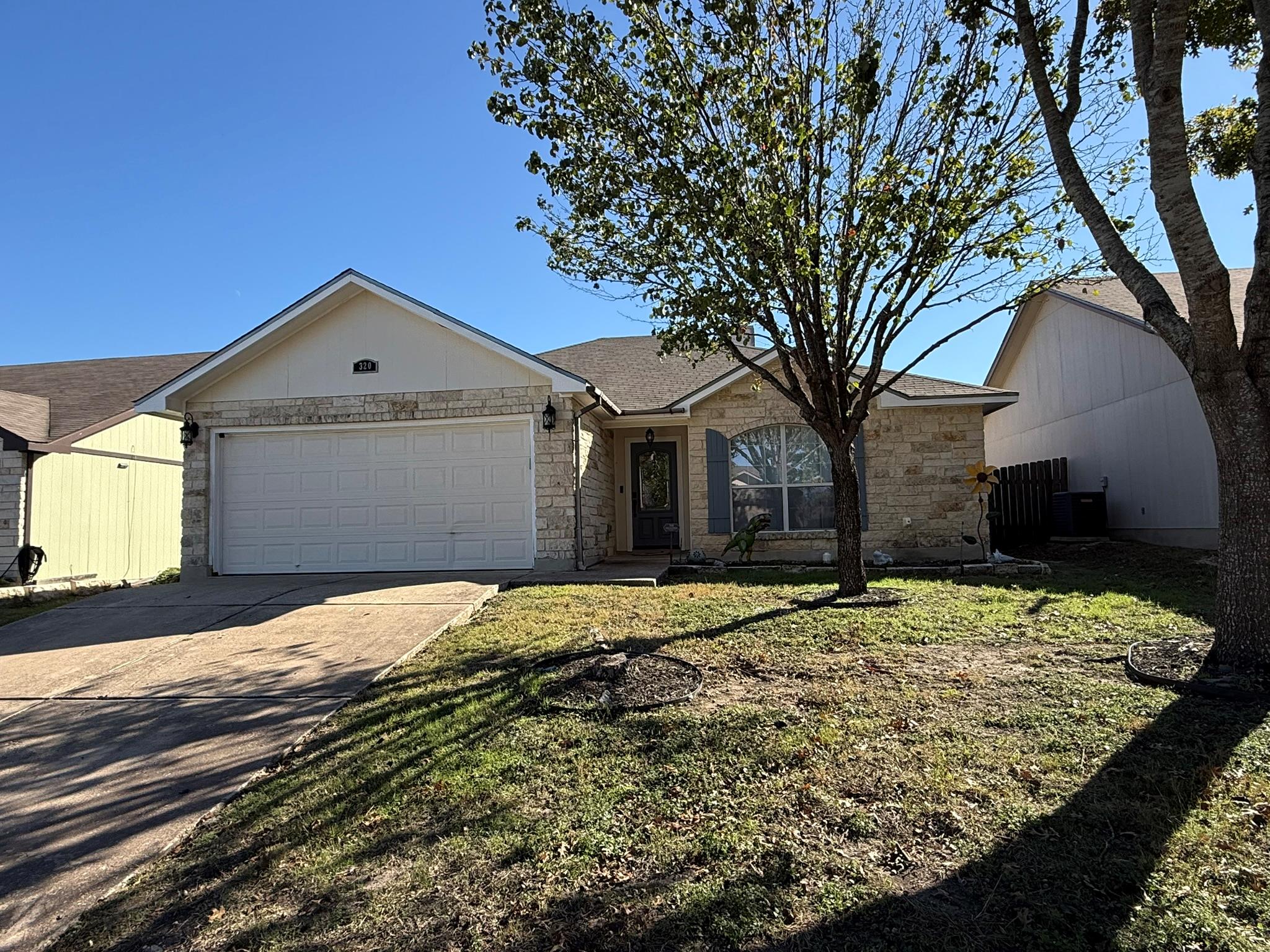 320 Moonstone Dr, Jarrell, TX 76537