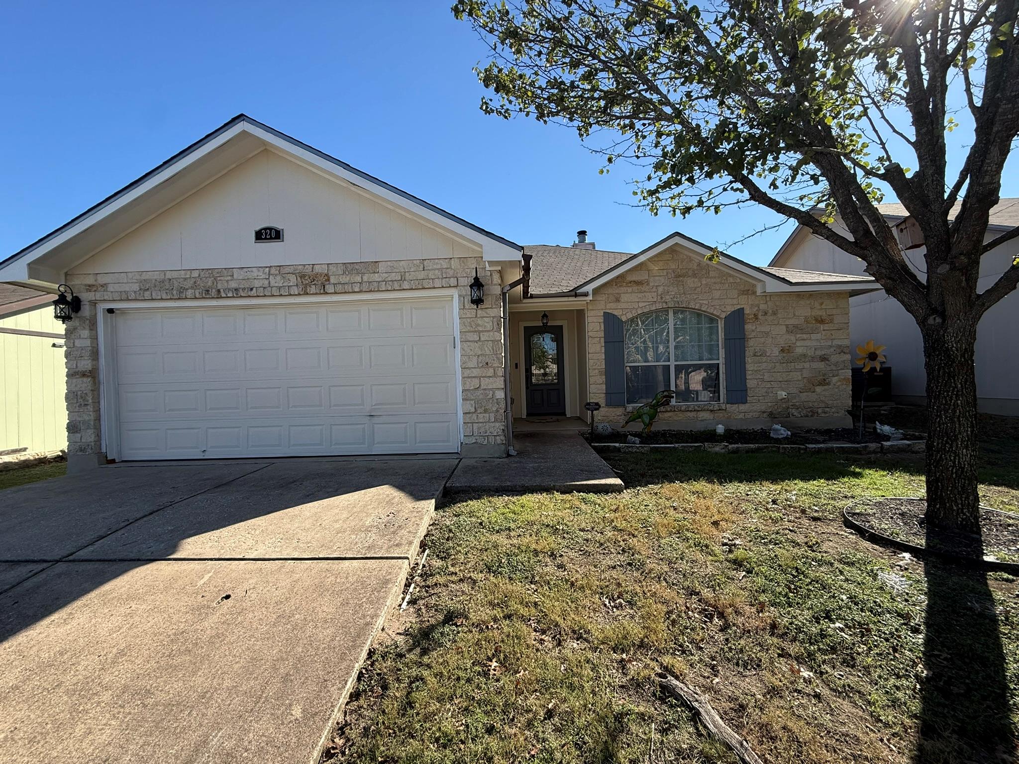 320 Moonstone Dr, Jarrell, TX 76537