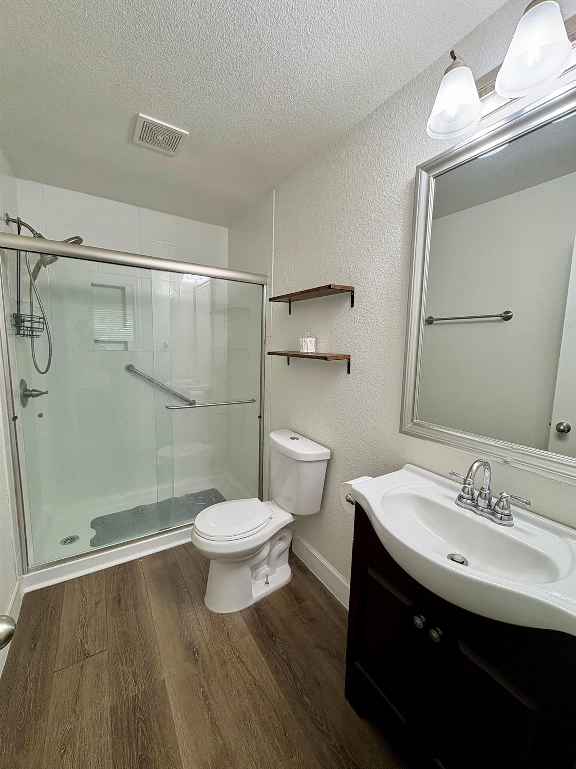 320 Moonstone Dr, Jarrell, TX 76537