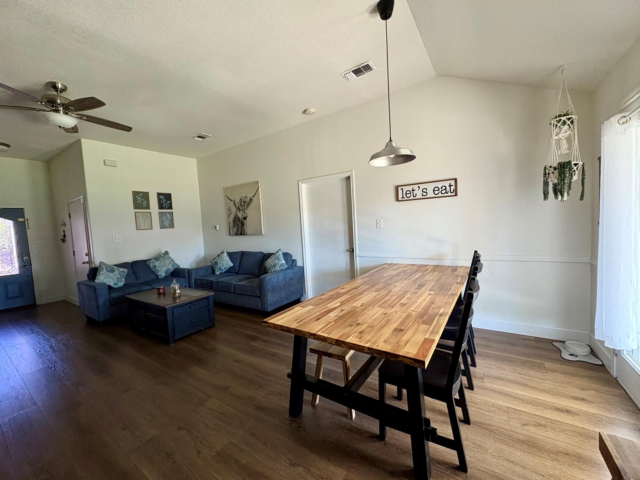 320 Moonstone Dr, Jarrell, TX 76537