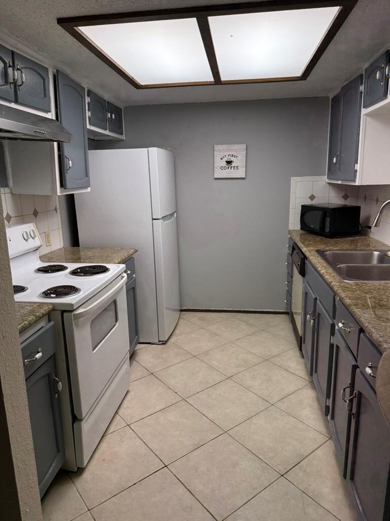 907 E Meadowmere Ln, Austin, TX 78758