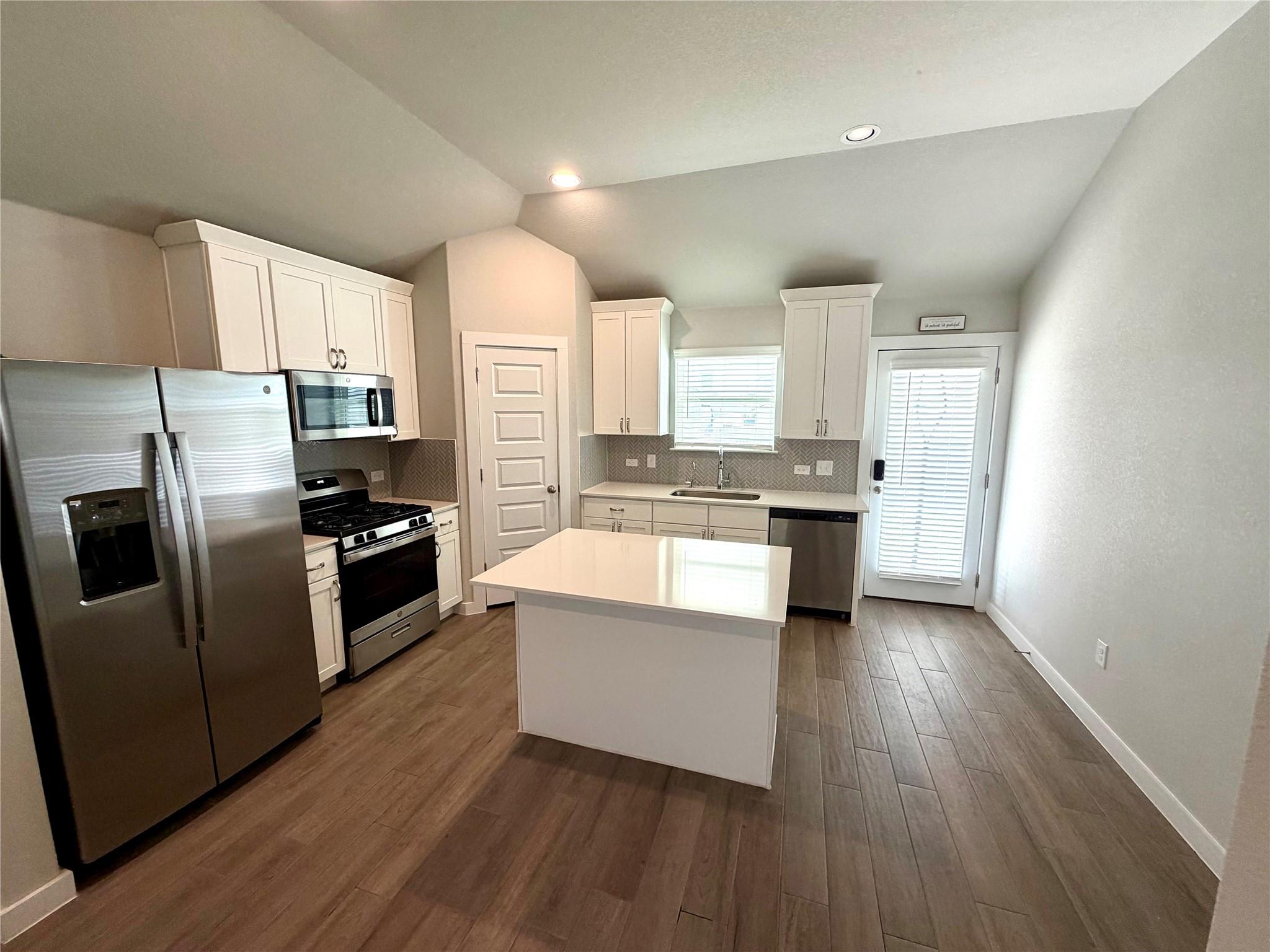 159 Appleberry Ln, Elgin, TX 78621