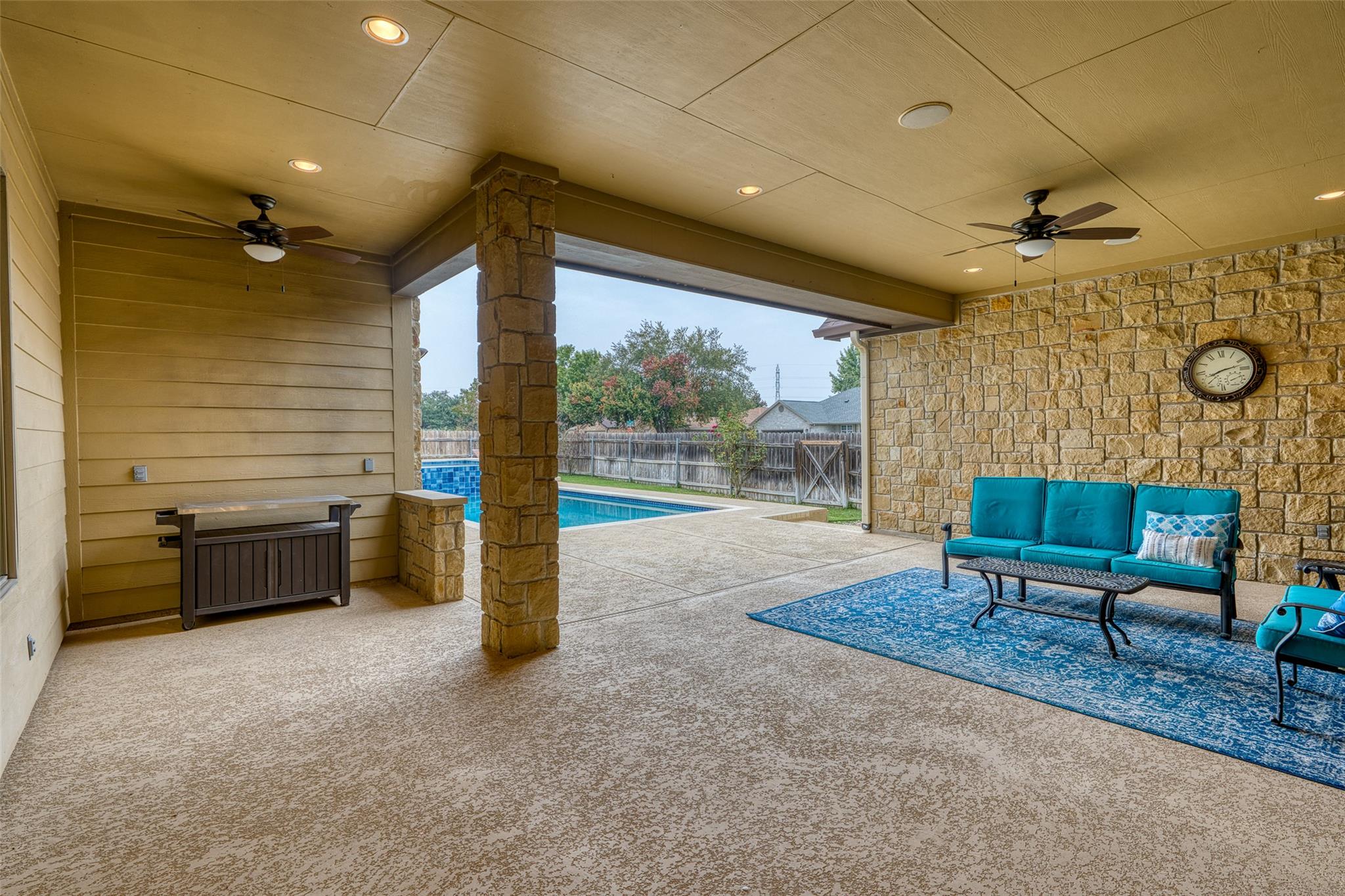 114 Preston Trl, Meadowlakes, TX 78654