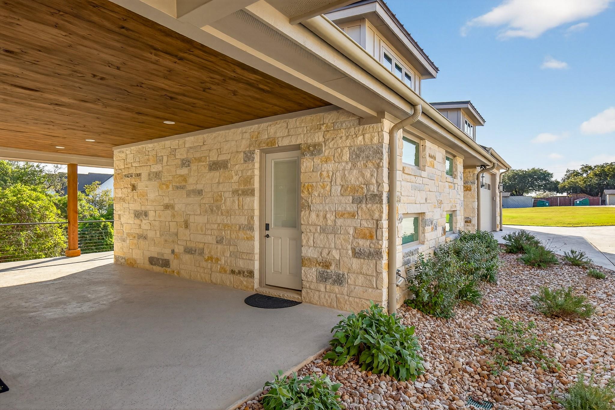 1011 Moss Downs, Granite Shoals, TX 78654