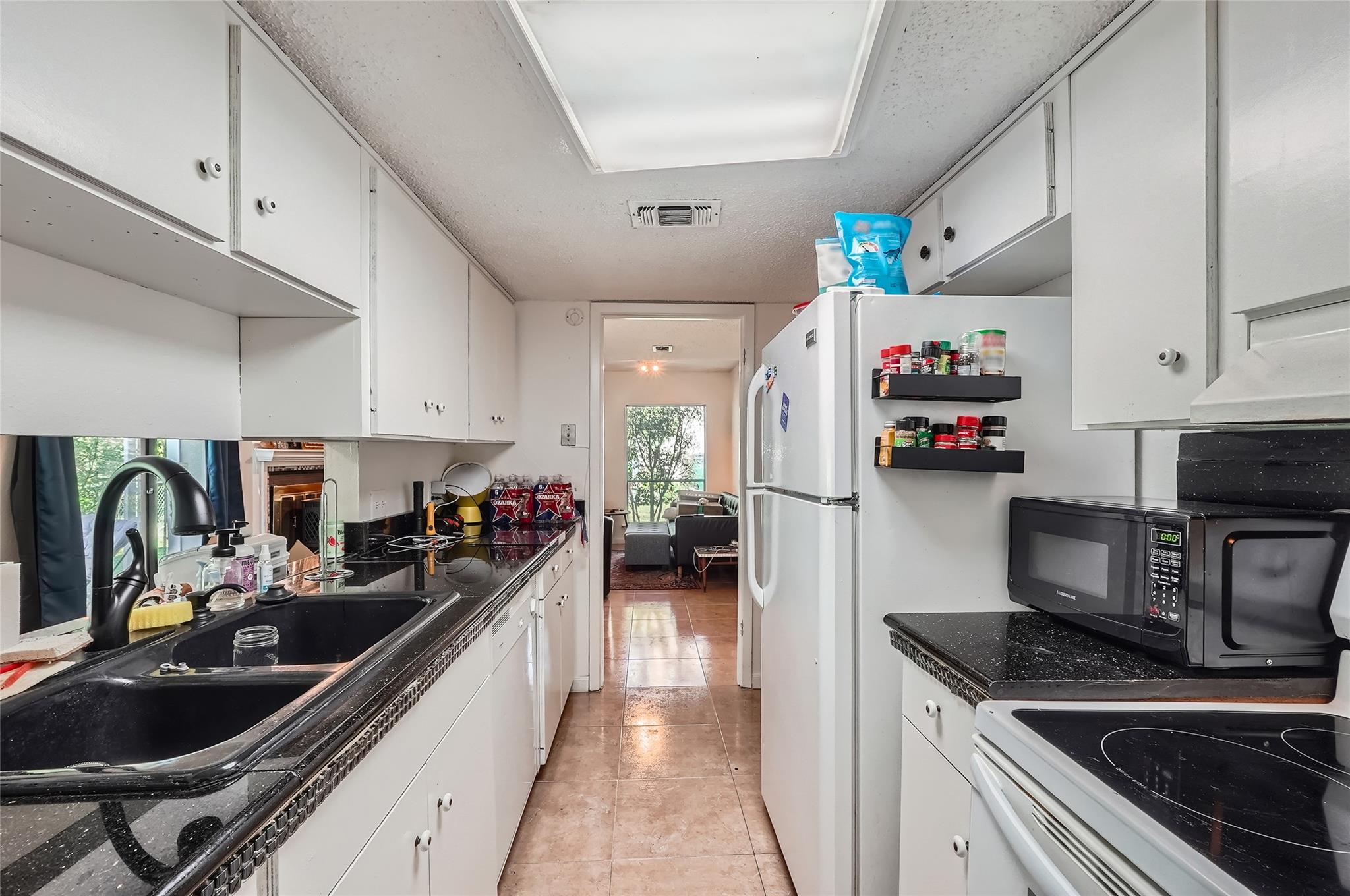 6810 Thorncliffe Dr # B, Austin, TX 78731