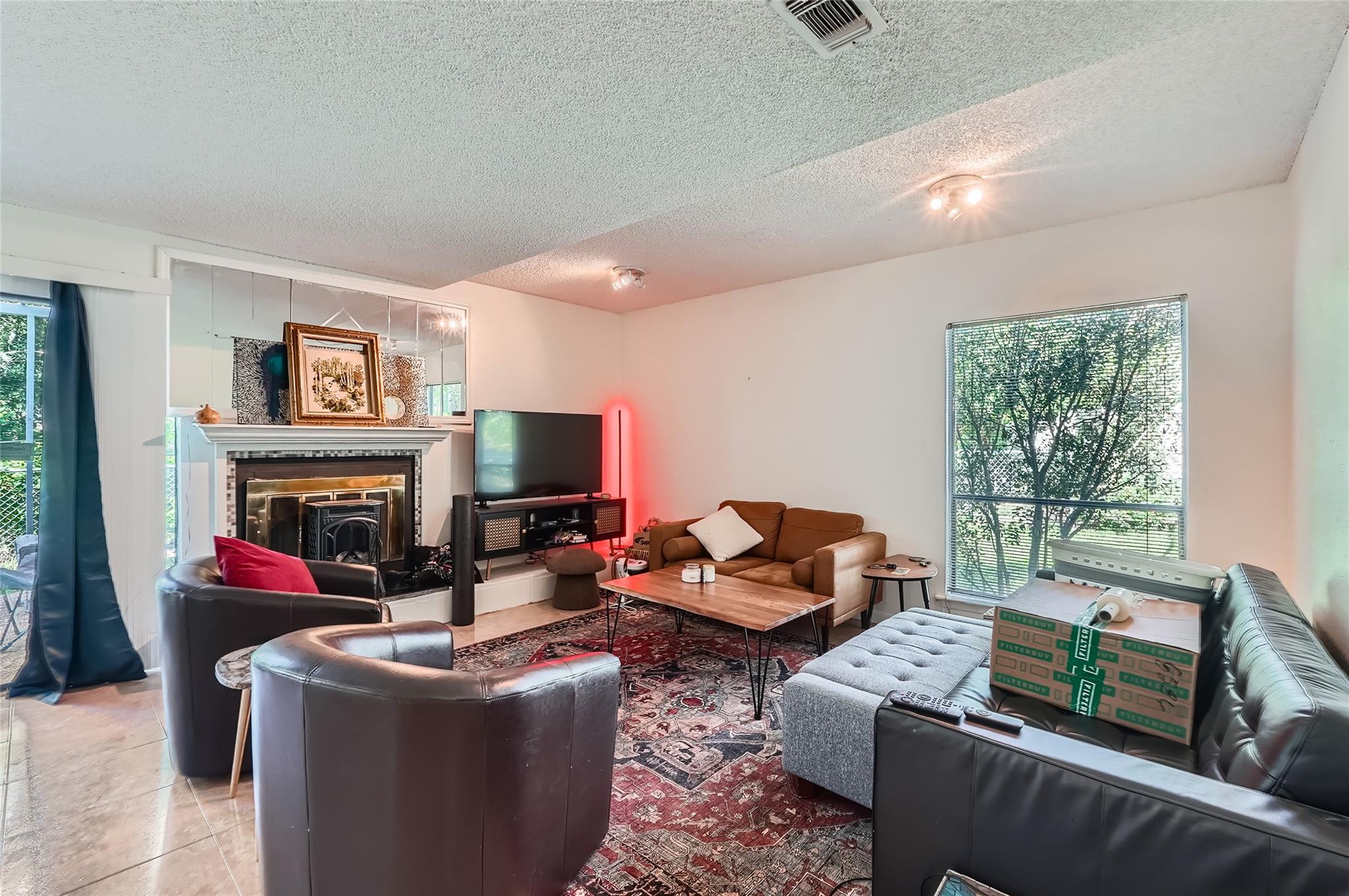 6810 Thorncliffe Dr # B, Austin, TX 78731