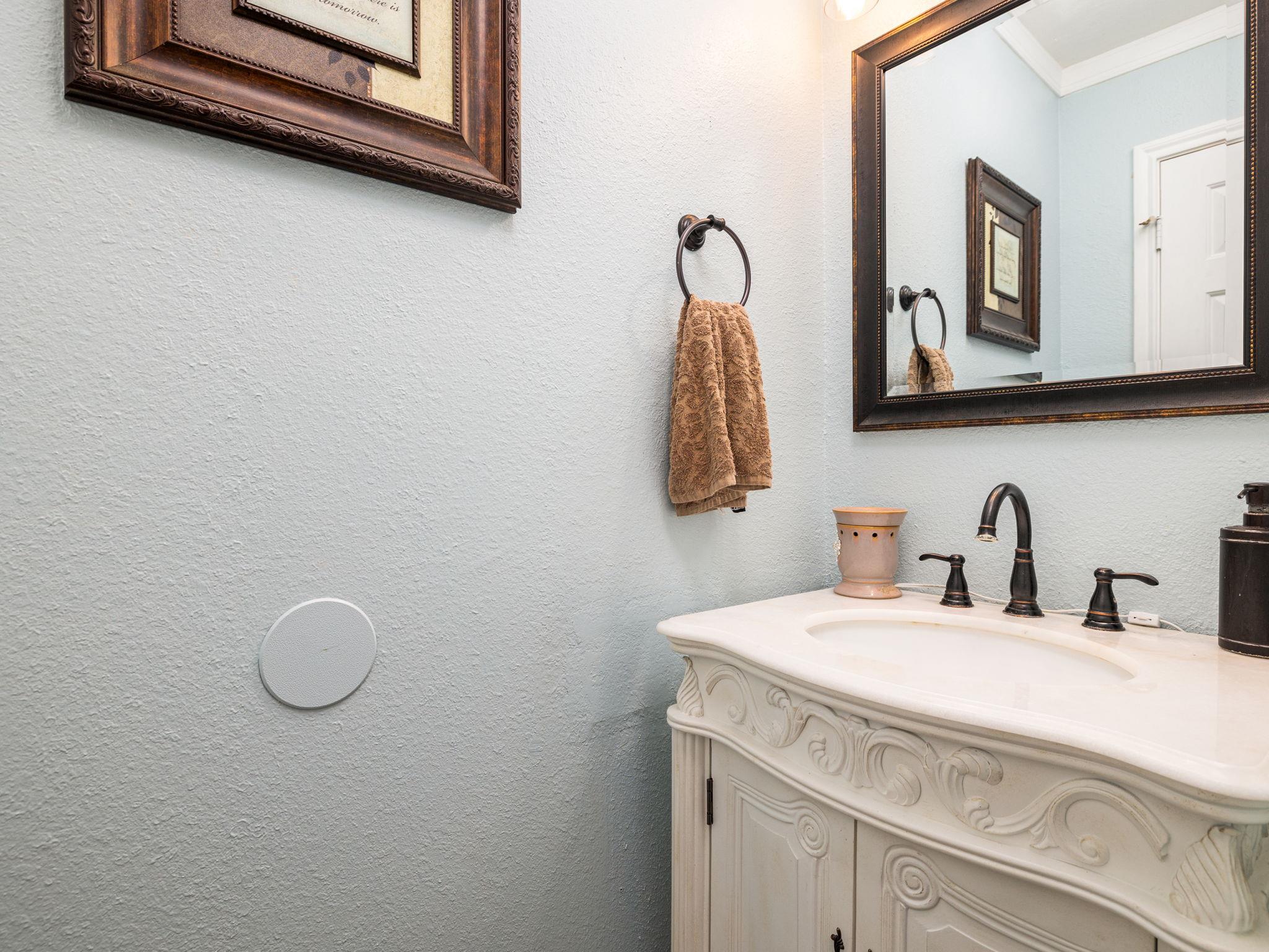 805 Betterman Dr, Pflugerville, TX 78660