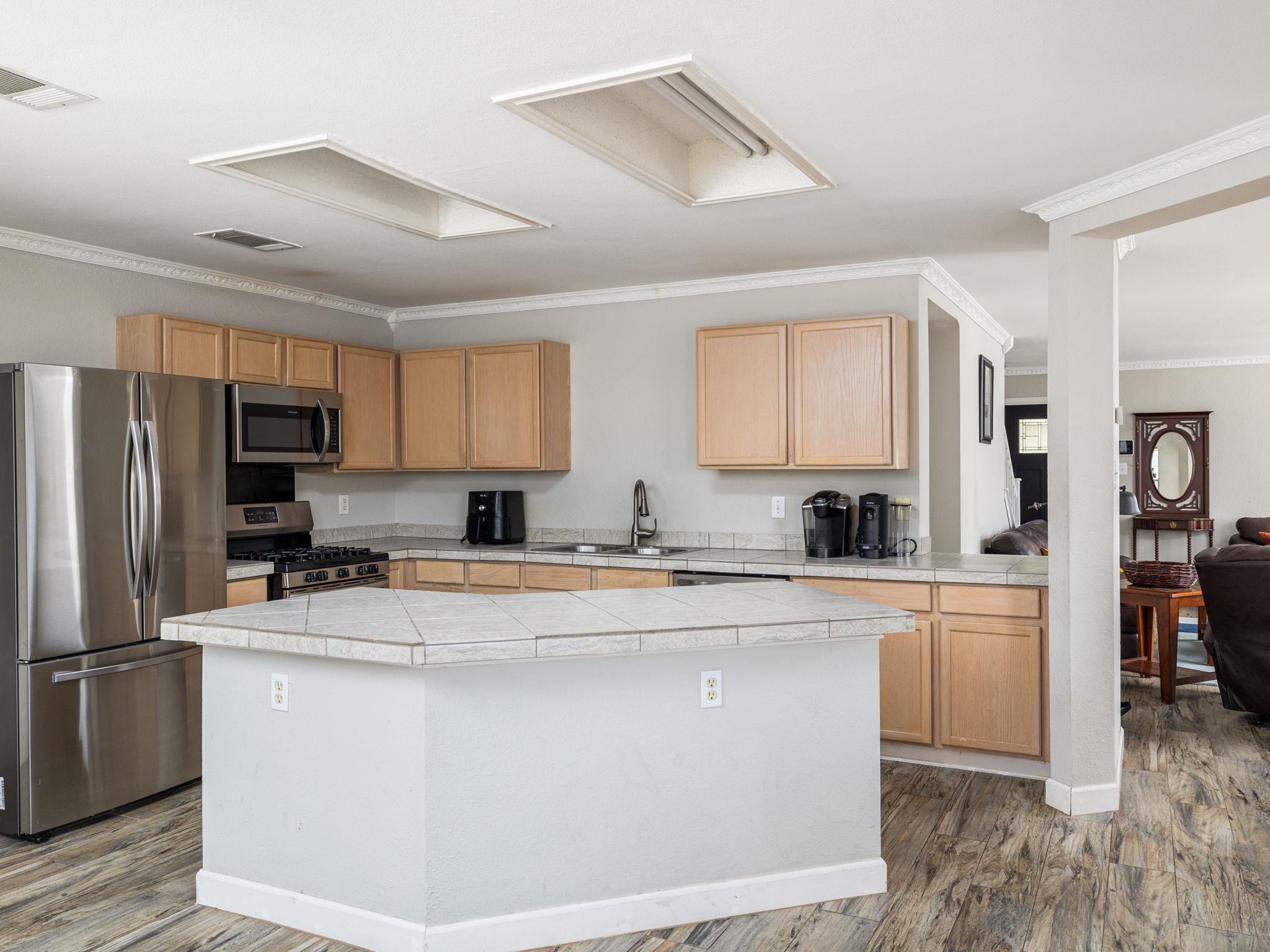 805 Betterman Dr, Pflugerville, TX 78660