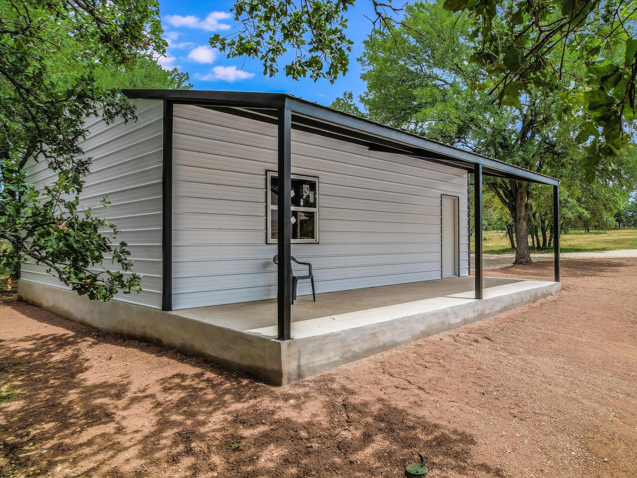 353 San Gabriel Oaks Dr, Liberty Hill, TX 78642