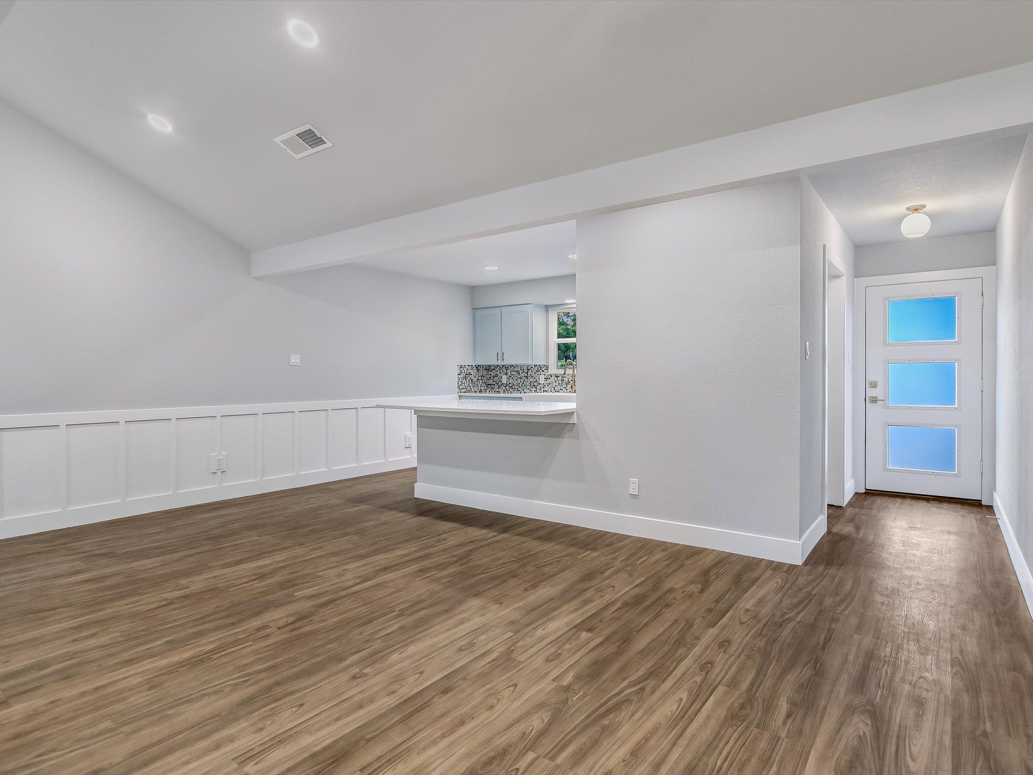 353 San Gabriel Oaks Dr, Liberty Hill, TX 78642