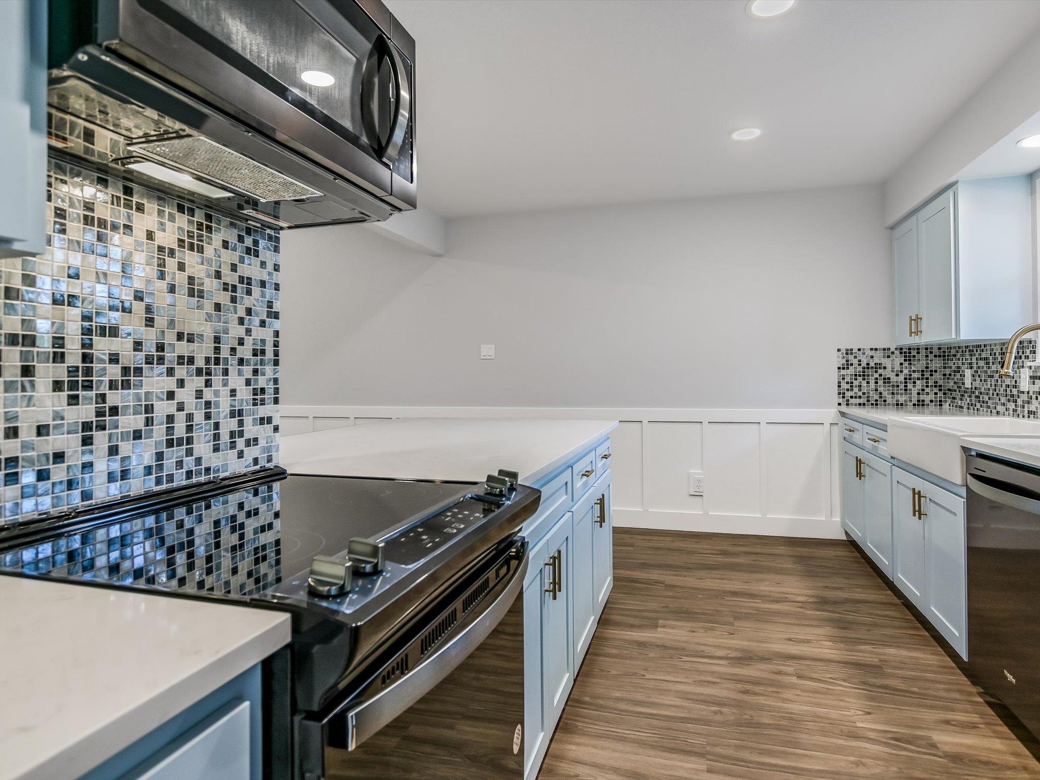 353 San Gabriel Oaks Dr, Liberty Hill, TX 78642