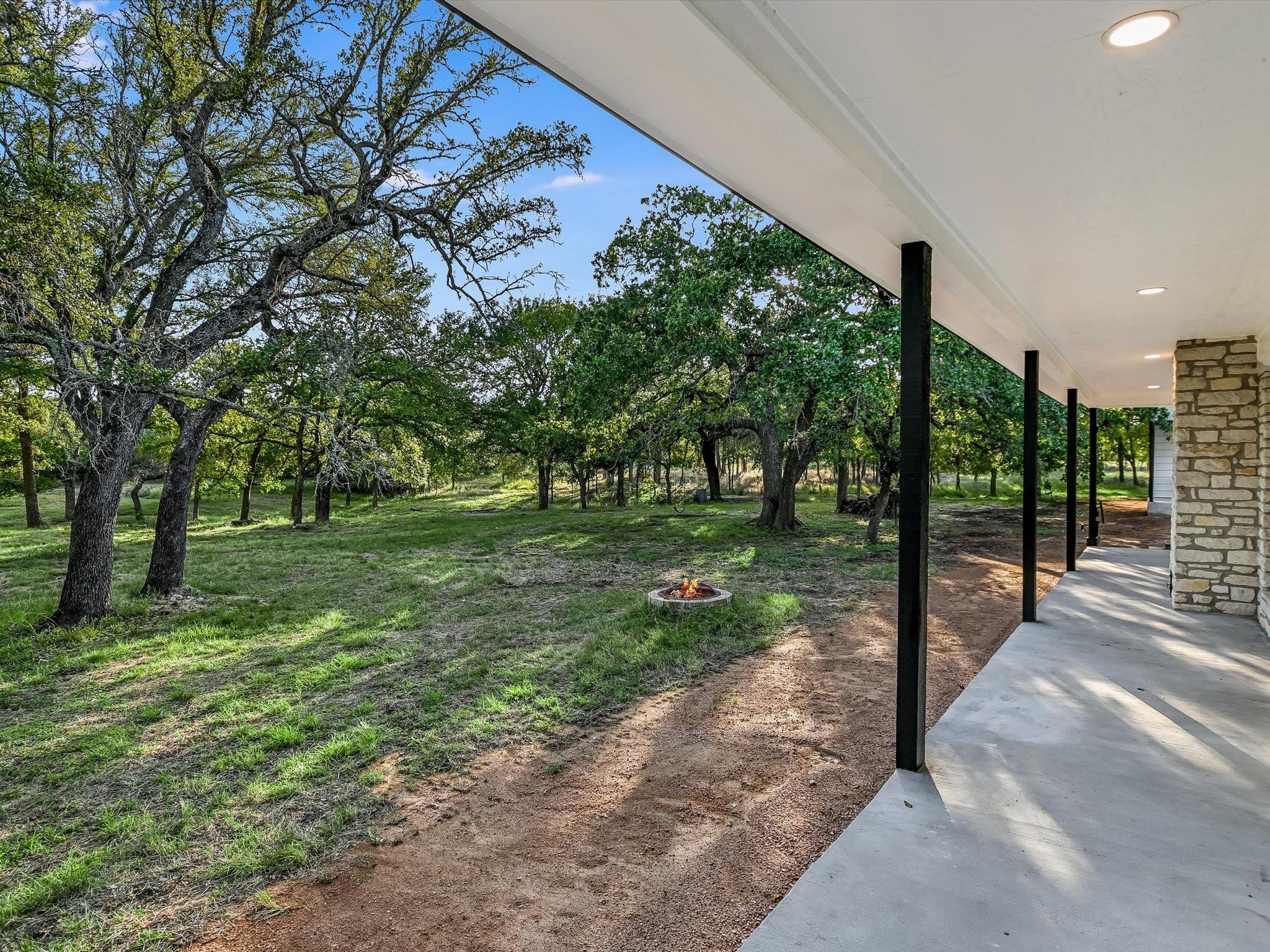 353 San Gabriel Oaks Dr, Liberty Hill, TX 78642