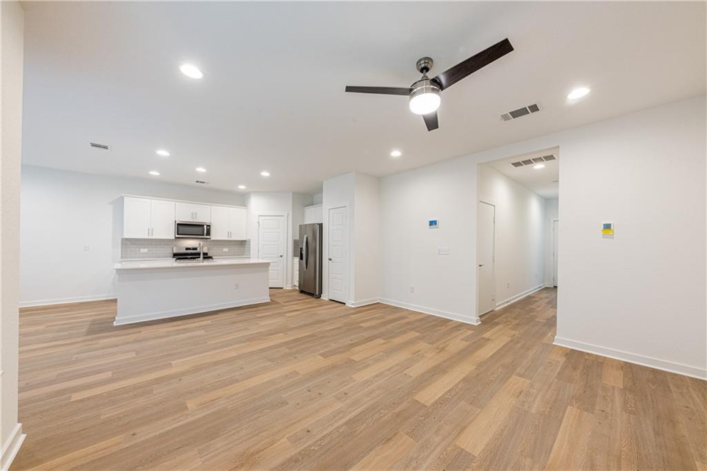 1040 Winnsboro Loop, Round Rock, TX 78664