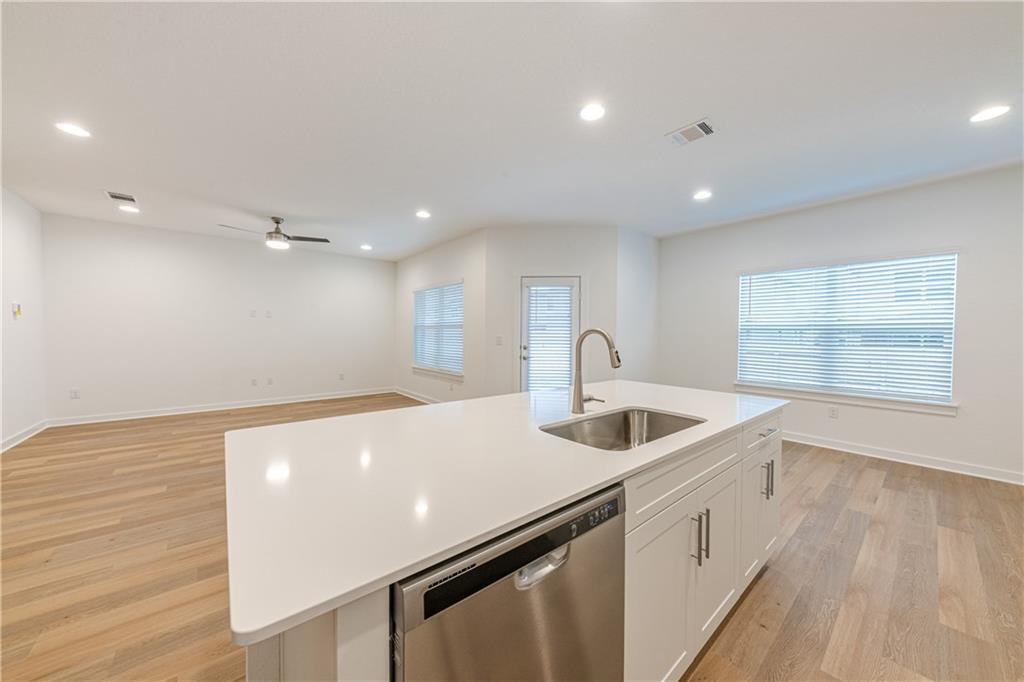 1040 Winnsboro Loop, Round Rock, TX 78664