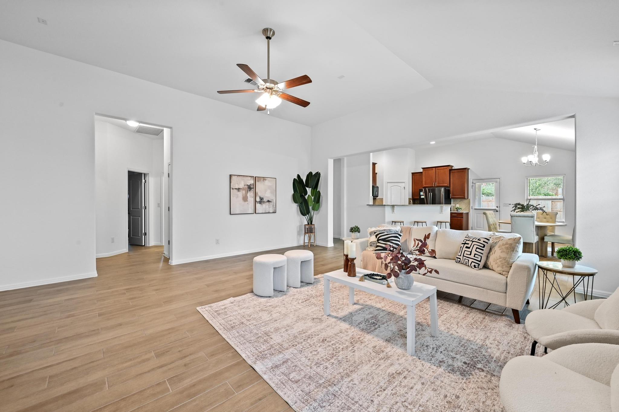 918 Valley View Dr, Leander, TX 78641