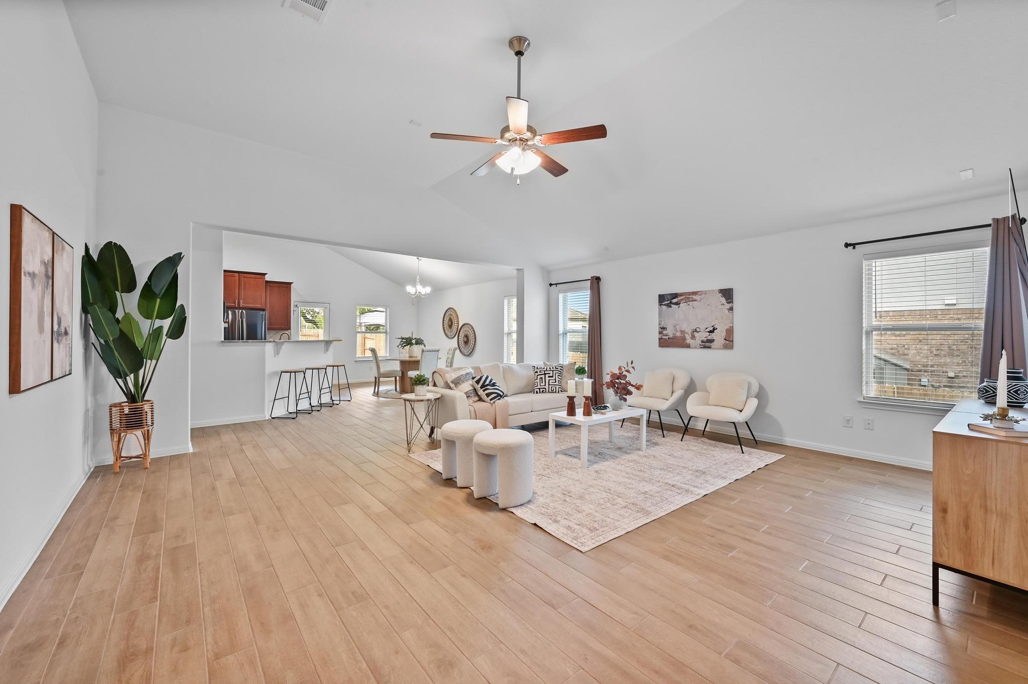 918 Valley View Dr, Leander, TX 78641