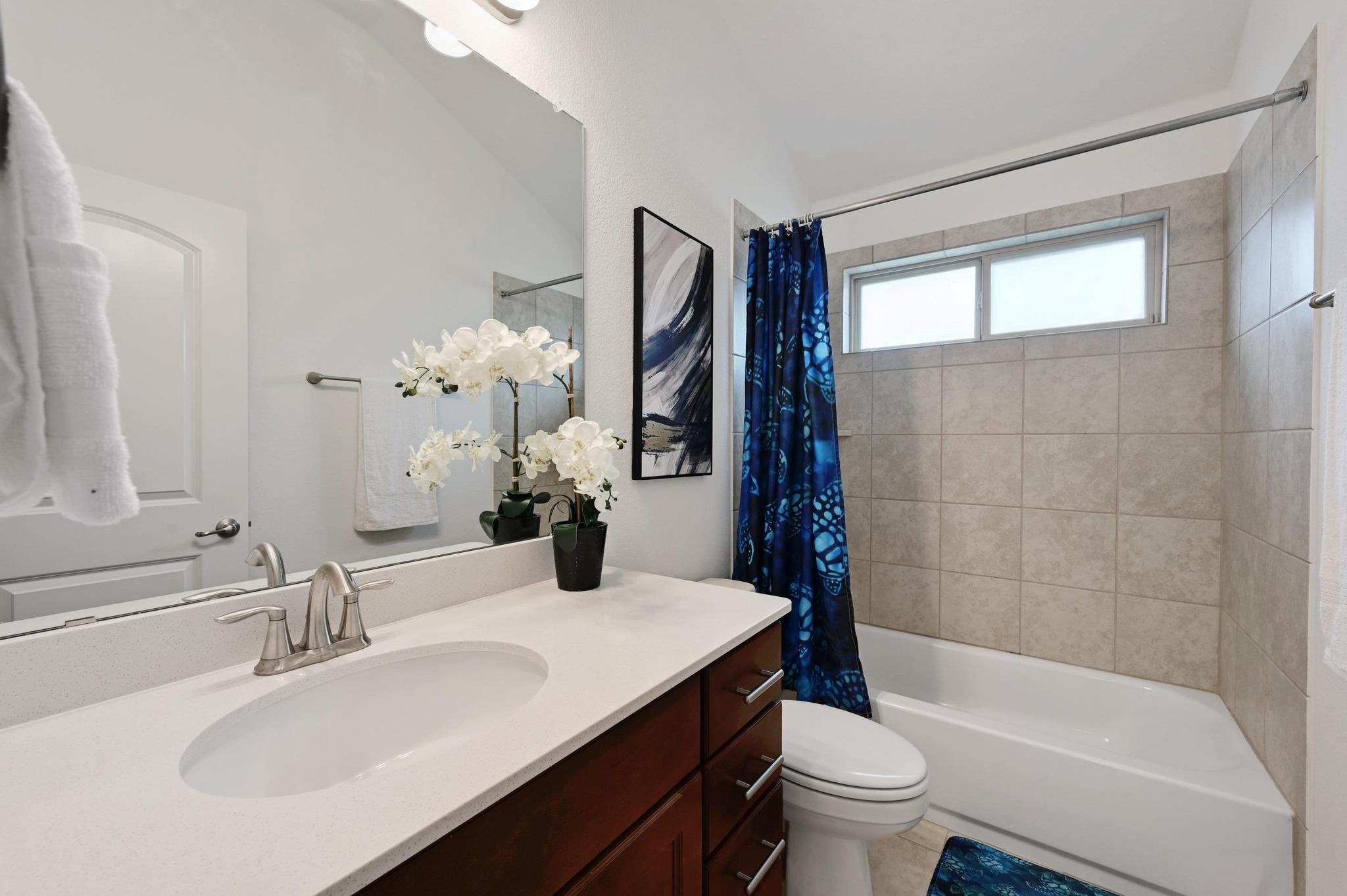 918 Valley View Dr, Leander, TX 78641