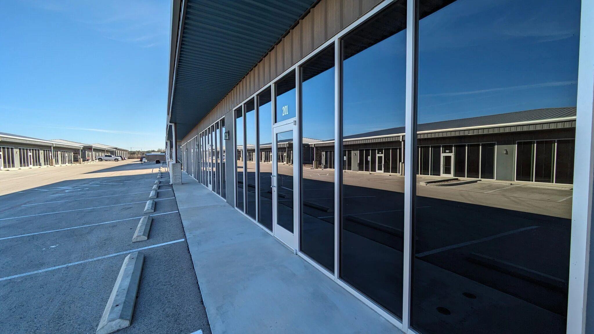 706 Leander Dr, Leander, TX 78641