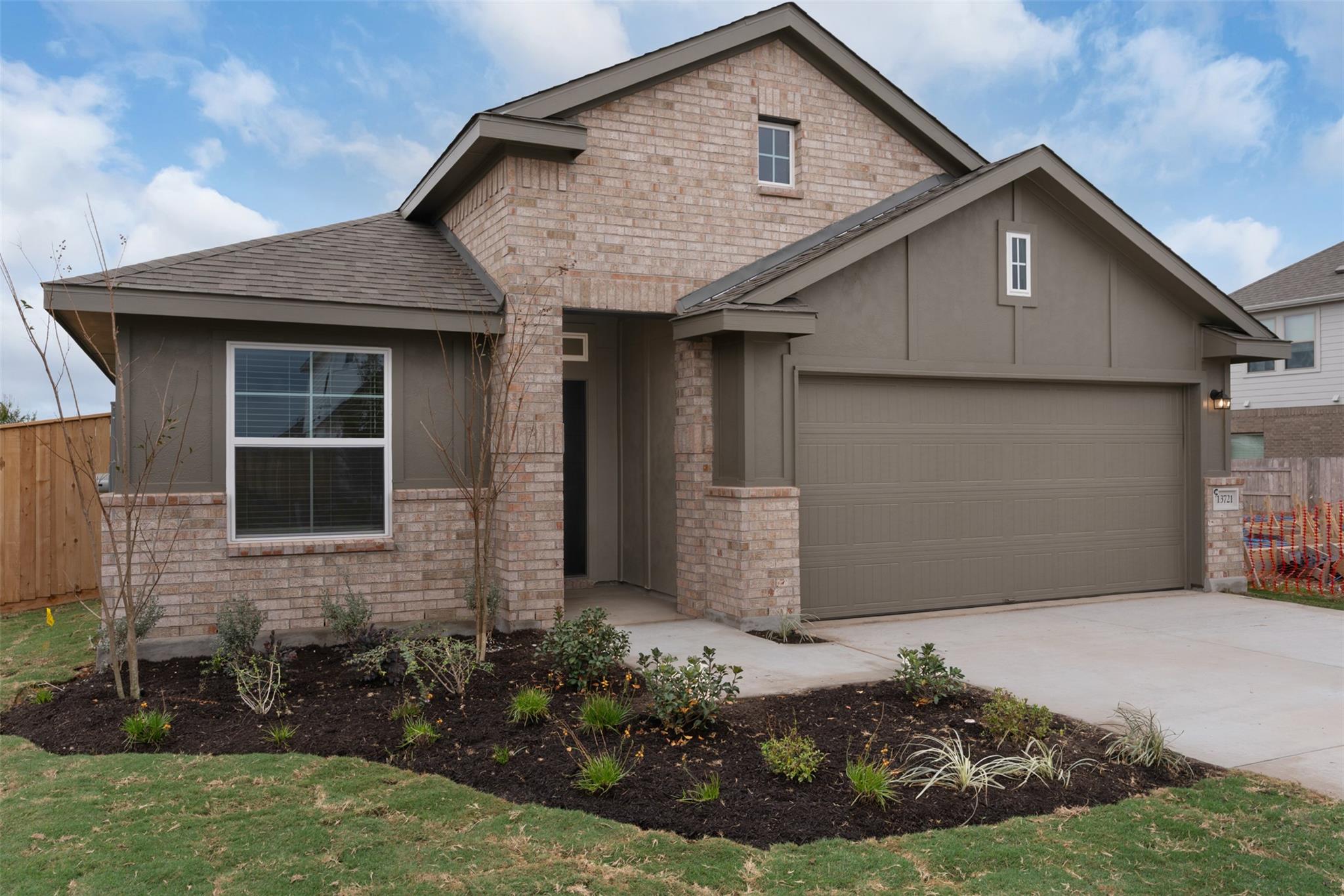 13721 Tucker Hedge Pass, Elgin, TX 78621