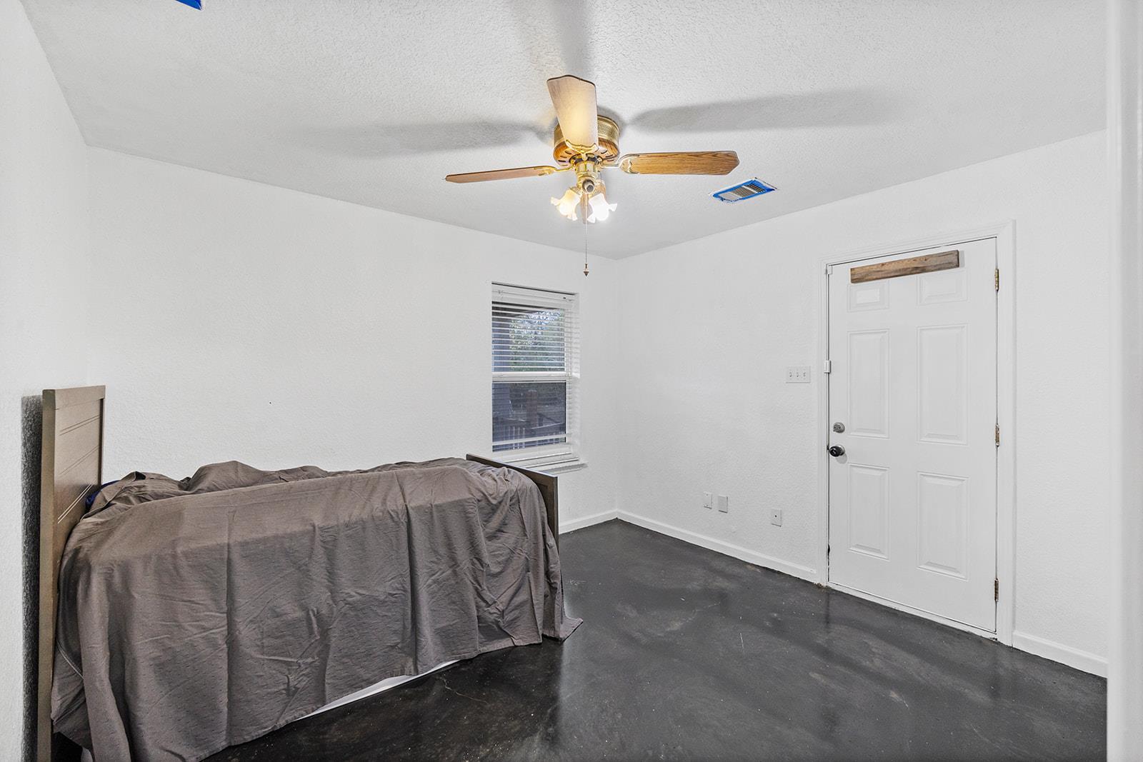 164 Bull Run Rd, Cedar Creek, TX 78612