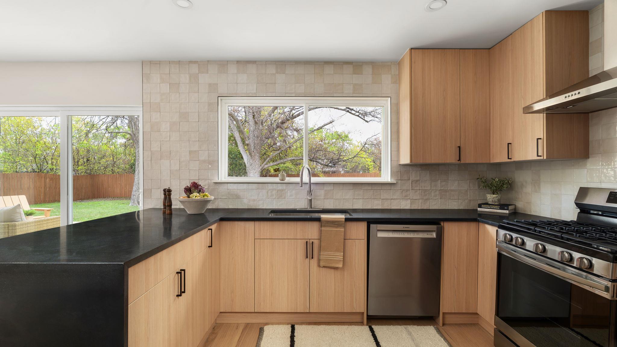 3101 Val Dr, Austin, TX 78723