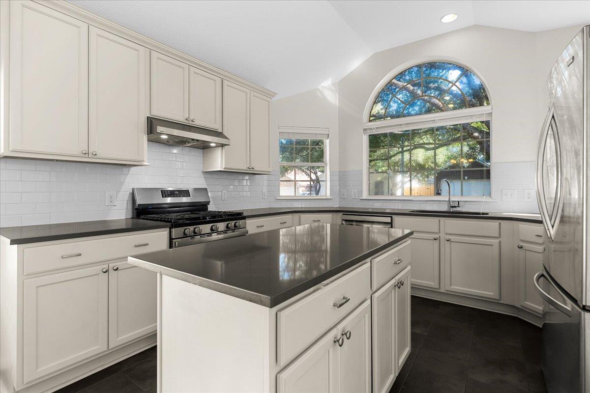 13553 Anarosa Loop, Austin, TX 78727